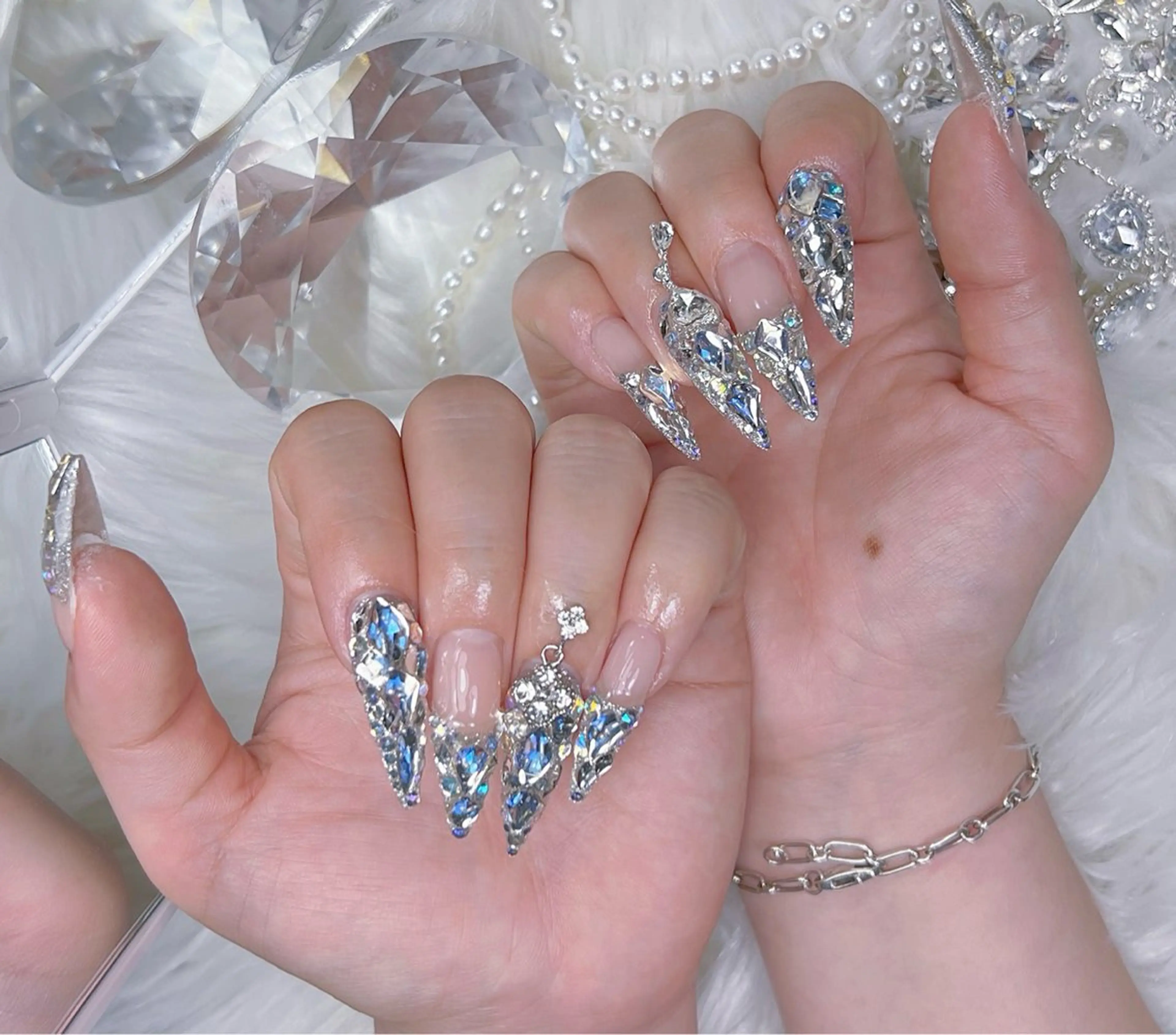 ネイル アートネイル オーロラネイル チークネイル 長さ出し フットネイル Miya _nailのネイルデザイン