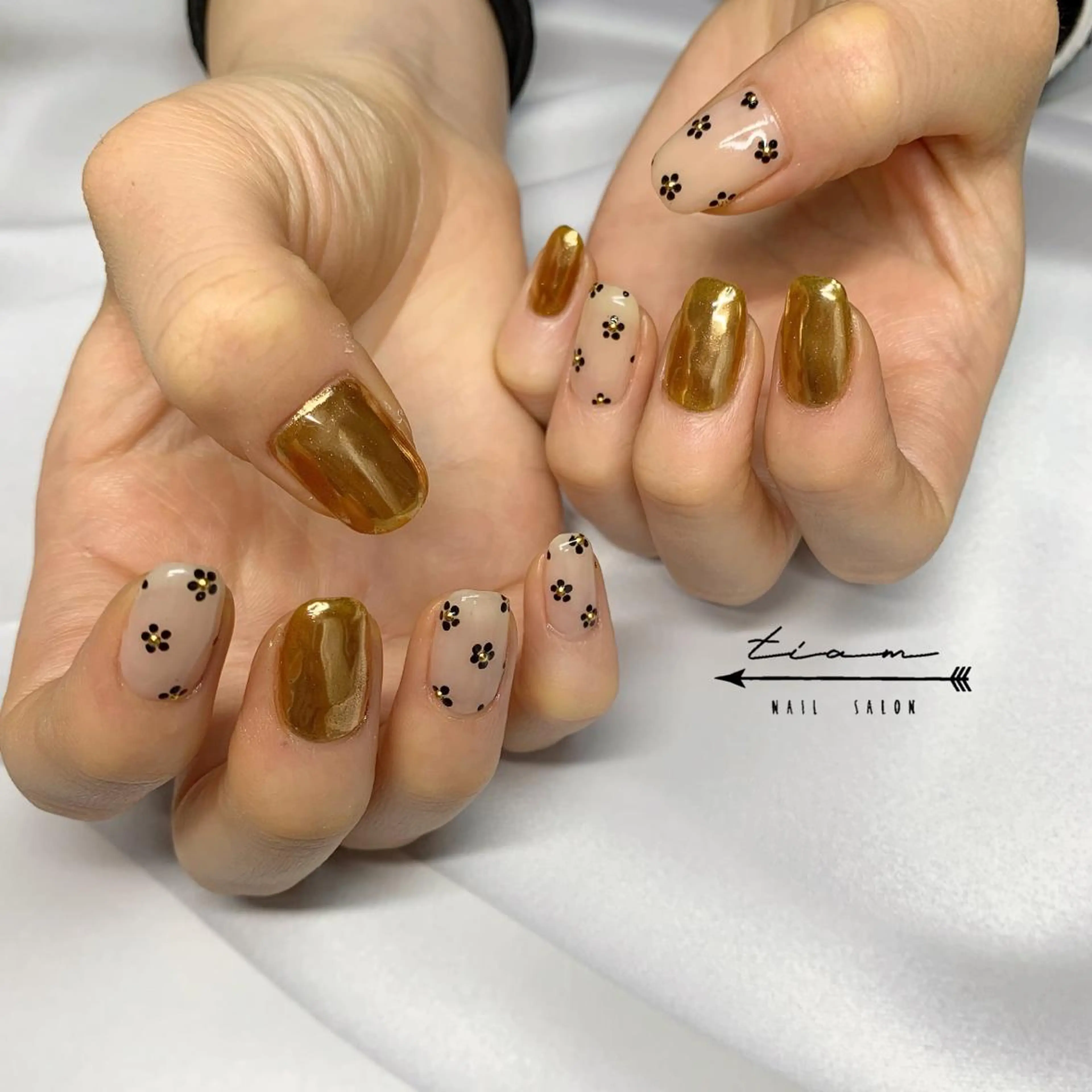 ネイル アートネイル ミラーネイル 持ち込み 𝑡𝑖𝑎𝑚𓂃 きむらゆきののネイルデザイン