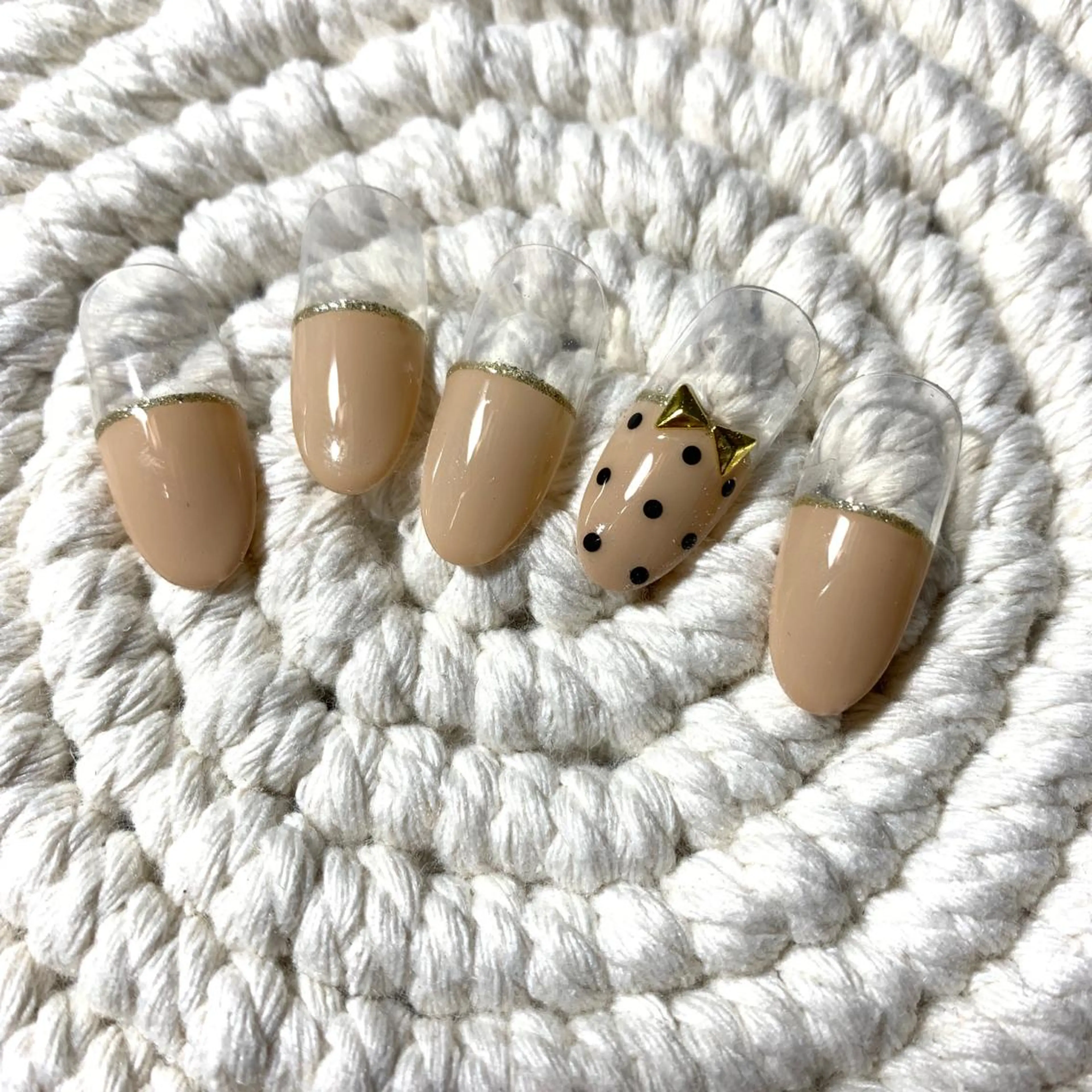 ネイル シンプルネイル emmi      salon所属・Emmi salonのネイルデザイン