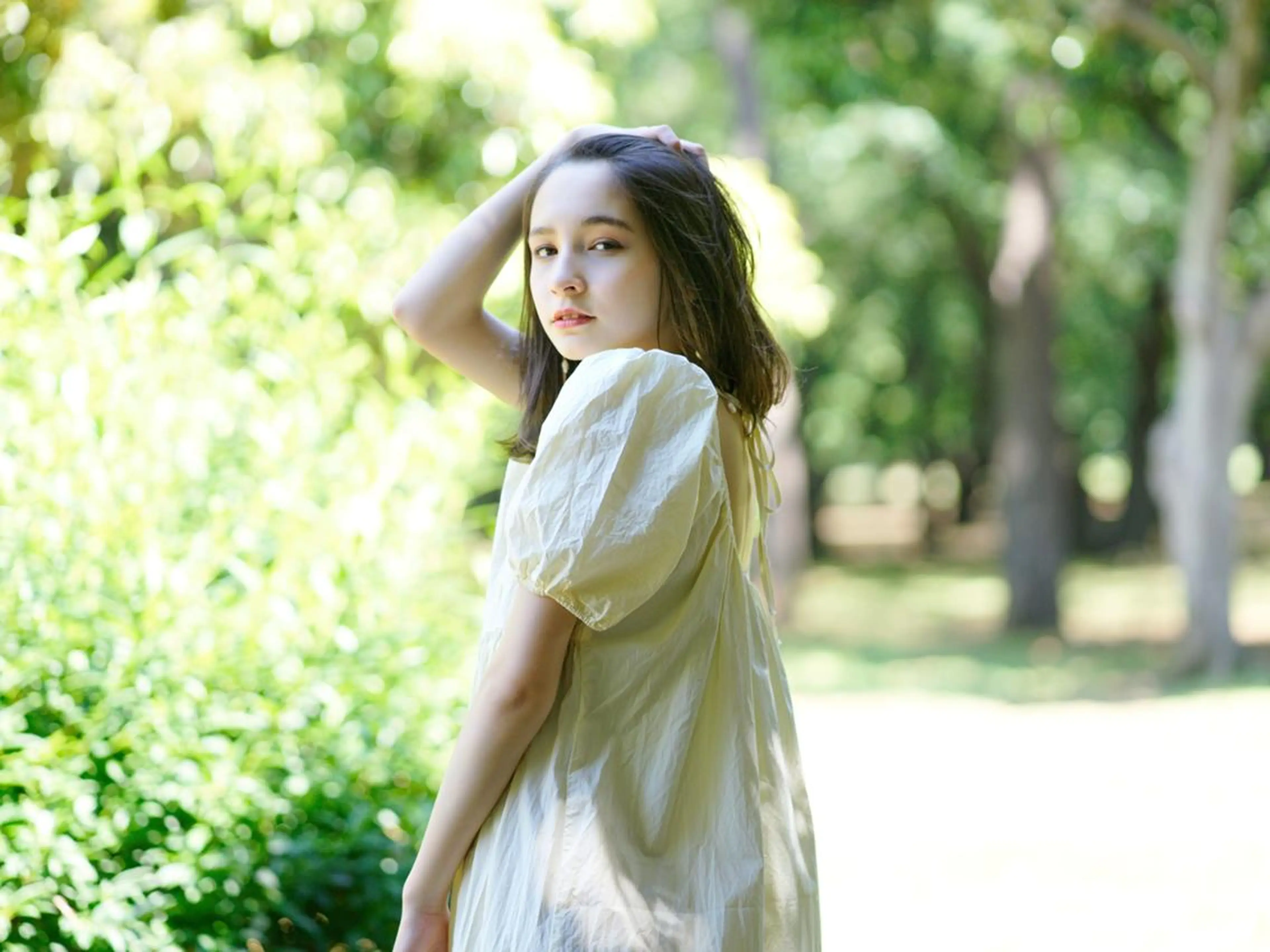 セミロング セミロングパーマ ケアカラー ラベンダーベージュ 髪質改善 韓国風ヘア カット ヘアカラー トリートメント ヘアケア特化型サロン newi 梅田のヘアスタイル