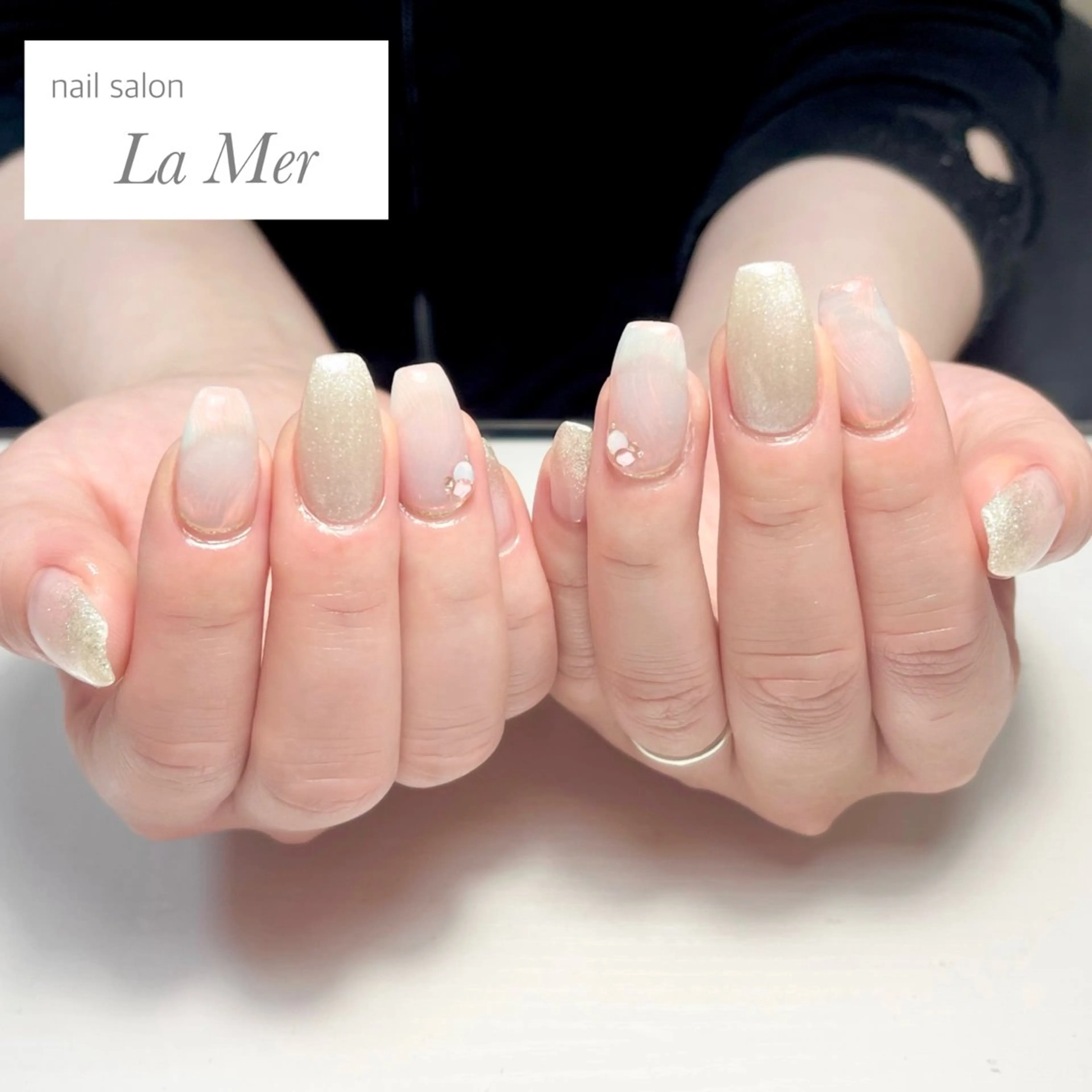ネイル オーロラネイル ラメ(グリッター) マグネットネイル オフィスネイル シンプルネイル ハンドネイル nailsalon La Merのネイルデザイン