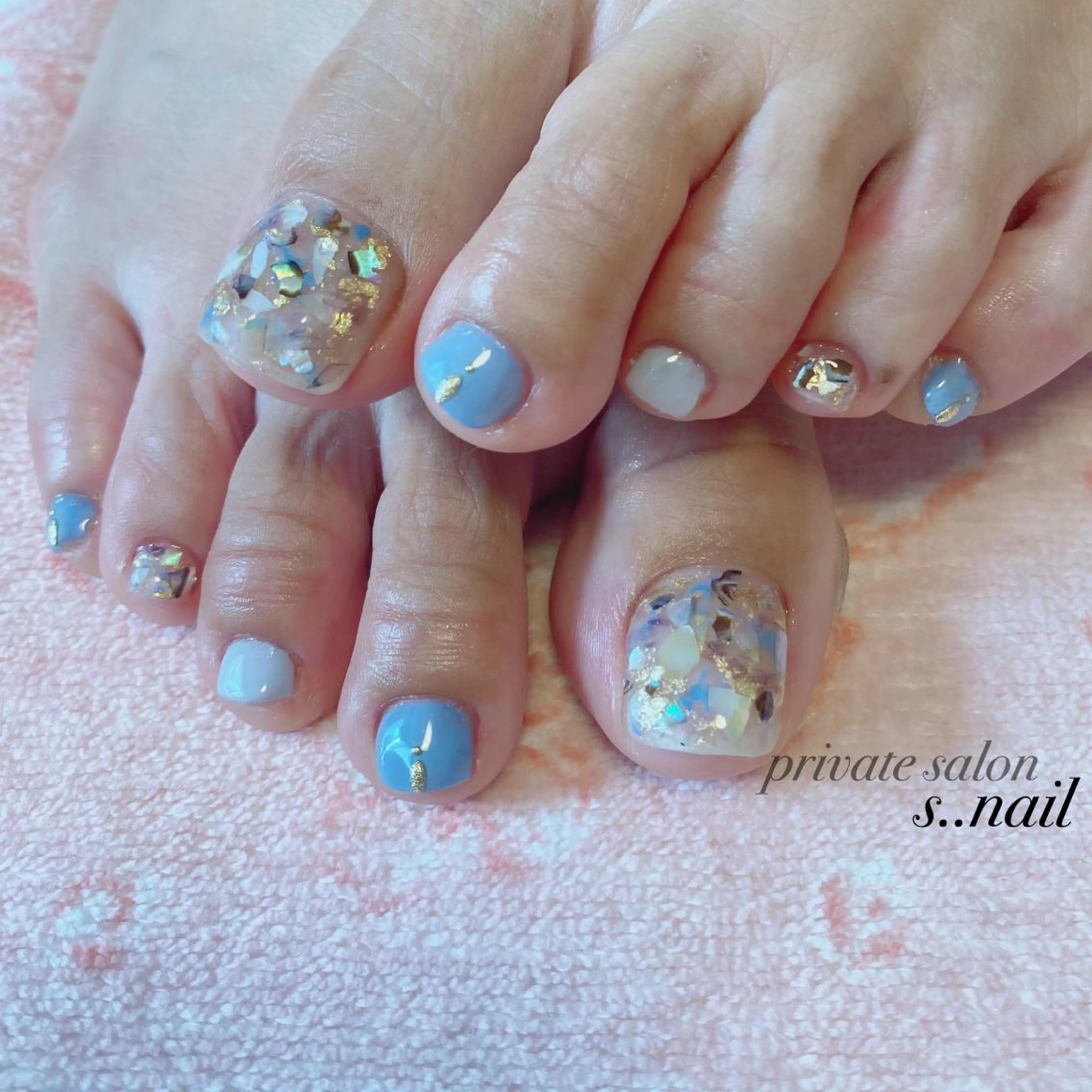 ネイル ブルー パープル ホワイト ハンドネイル フットネイル s..nail / MORITAのネイルデザイン