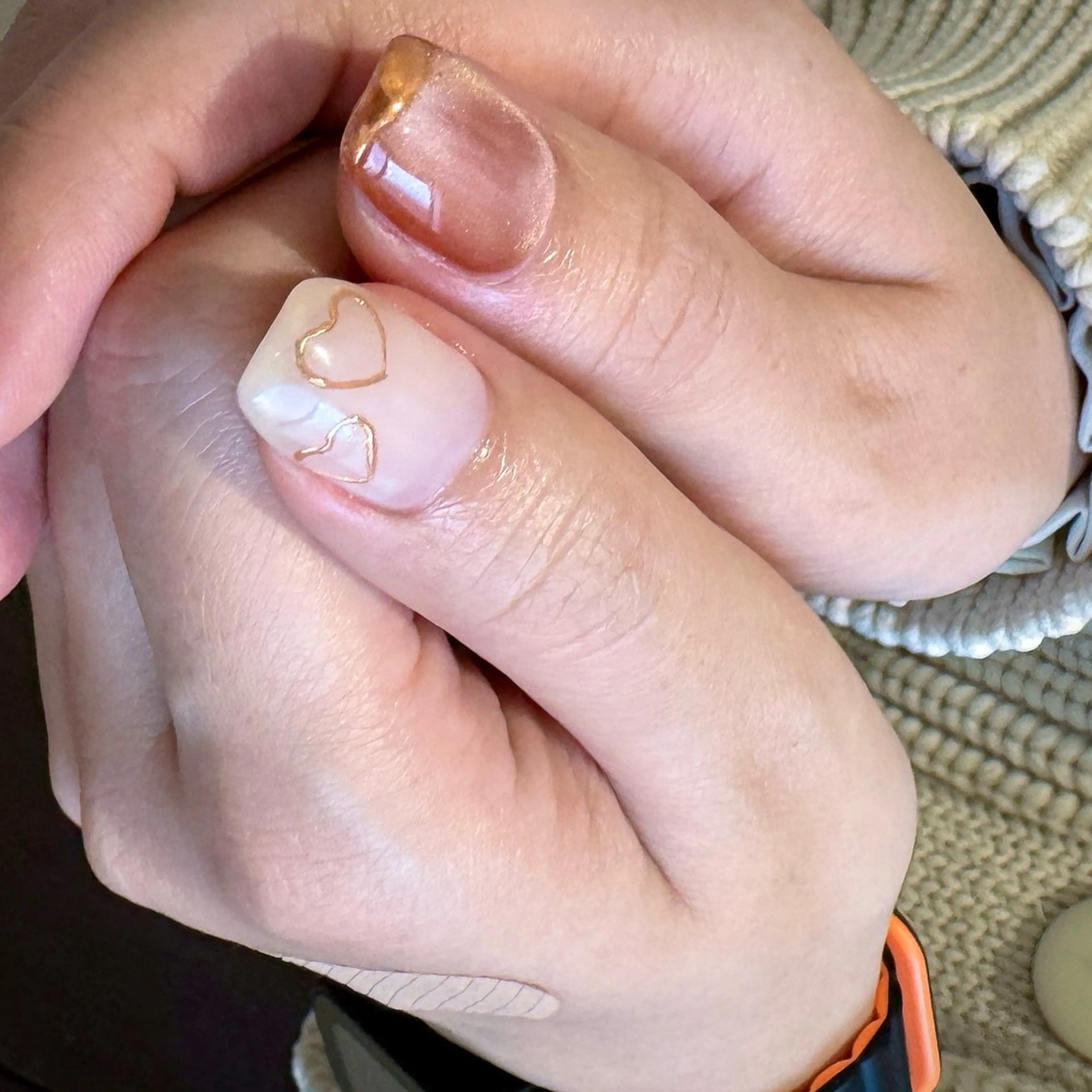 ネイル フレンチネイル ハート ミラーネイル オレンジ ホワイト ハンドネイル pointillé .ayaのネイルデザイン