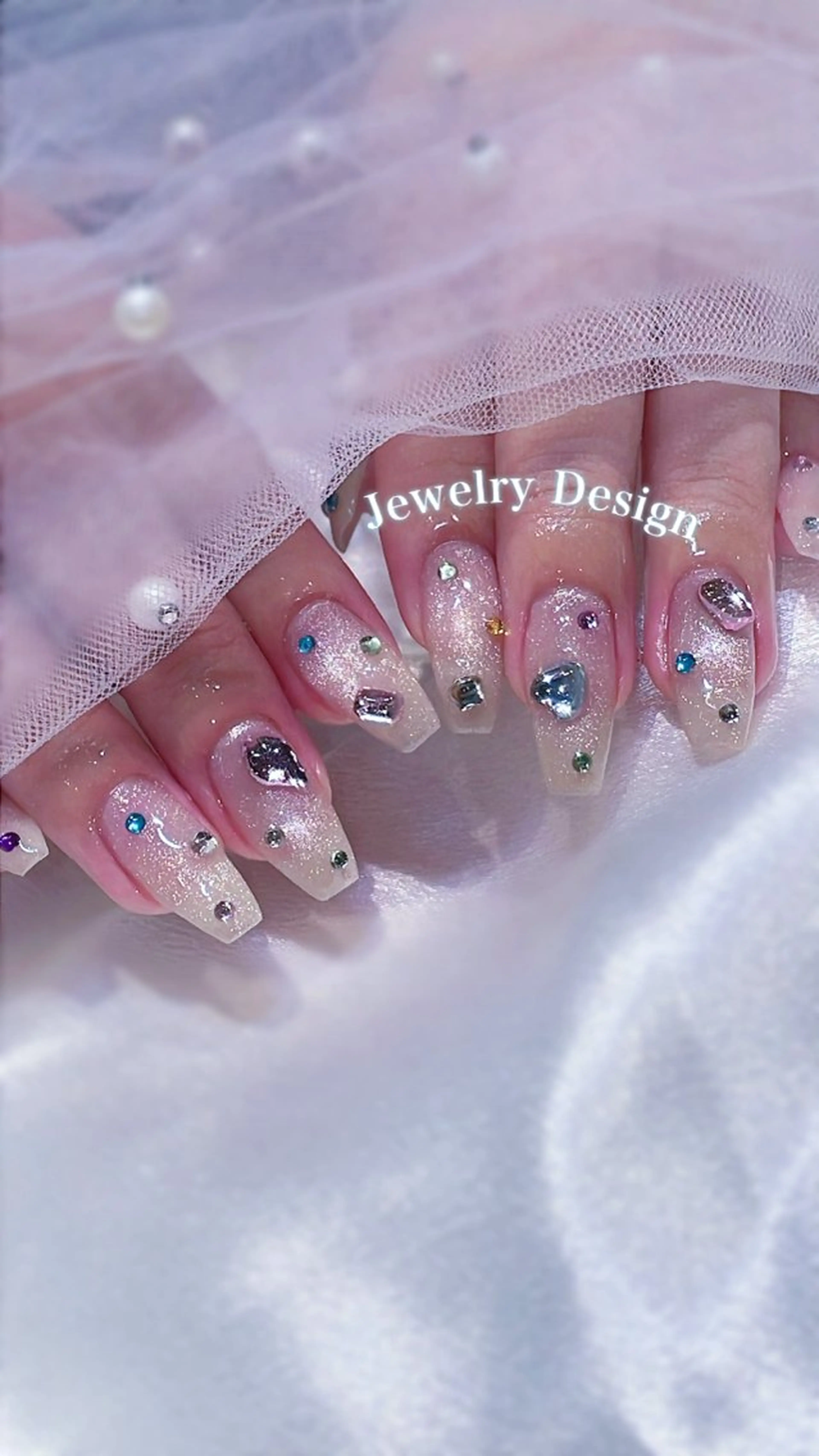 ネイル GO TODAY SHAiRE SALON原宿 Liber所属・️🫧もこ 艶感ネイル🫧のネイルデザイン