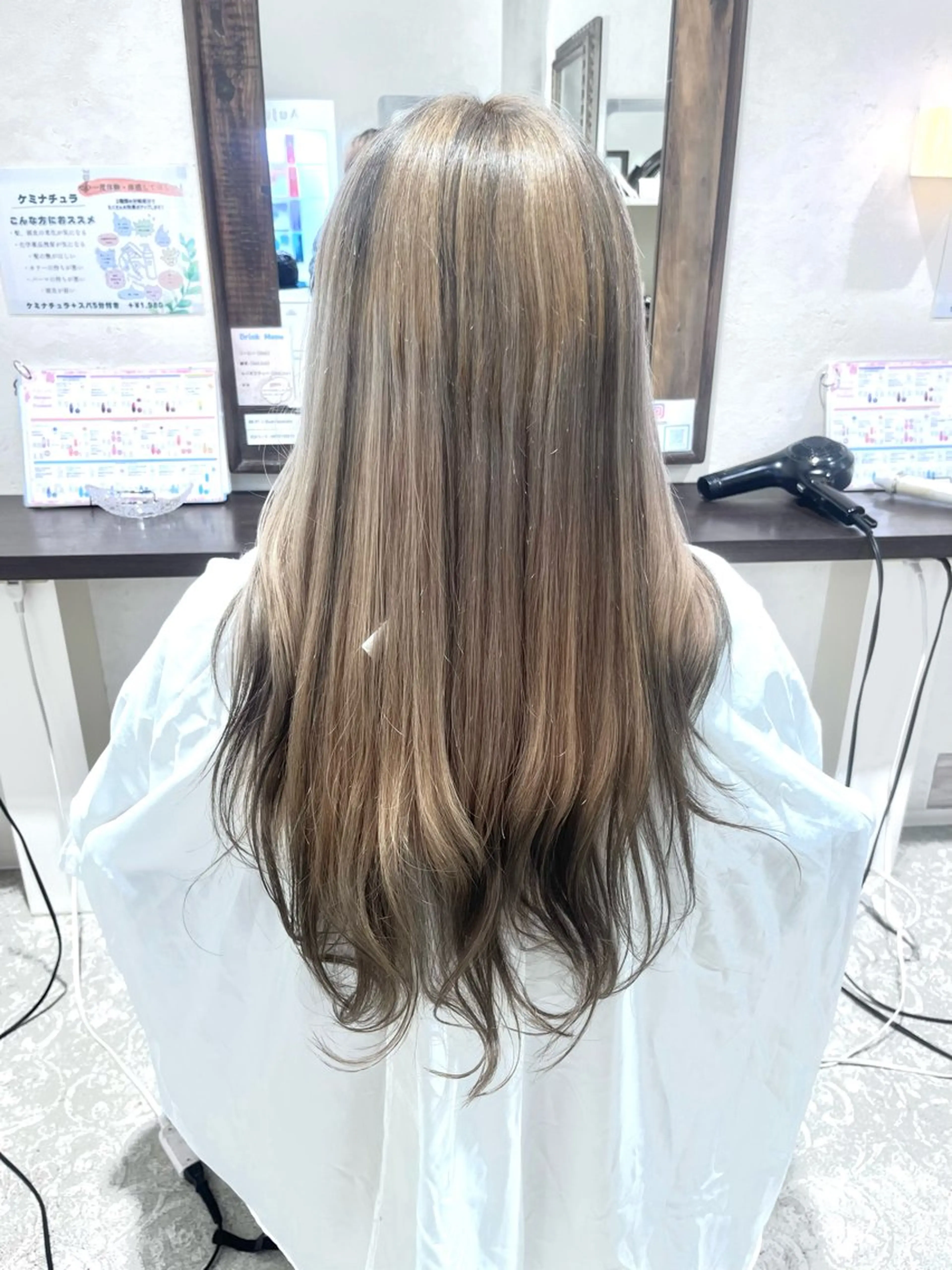 ロング カラー ベージュカラー デザインカラー ミルクティーベージュ 田中 和可のヘアスタイル