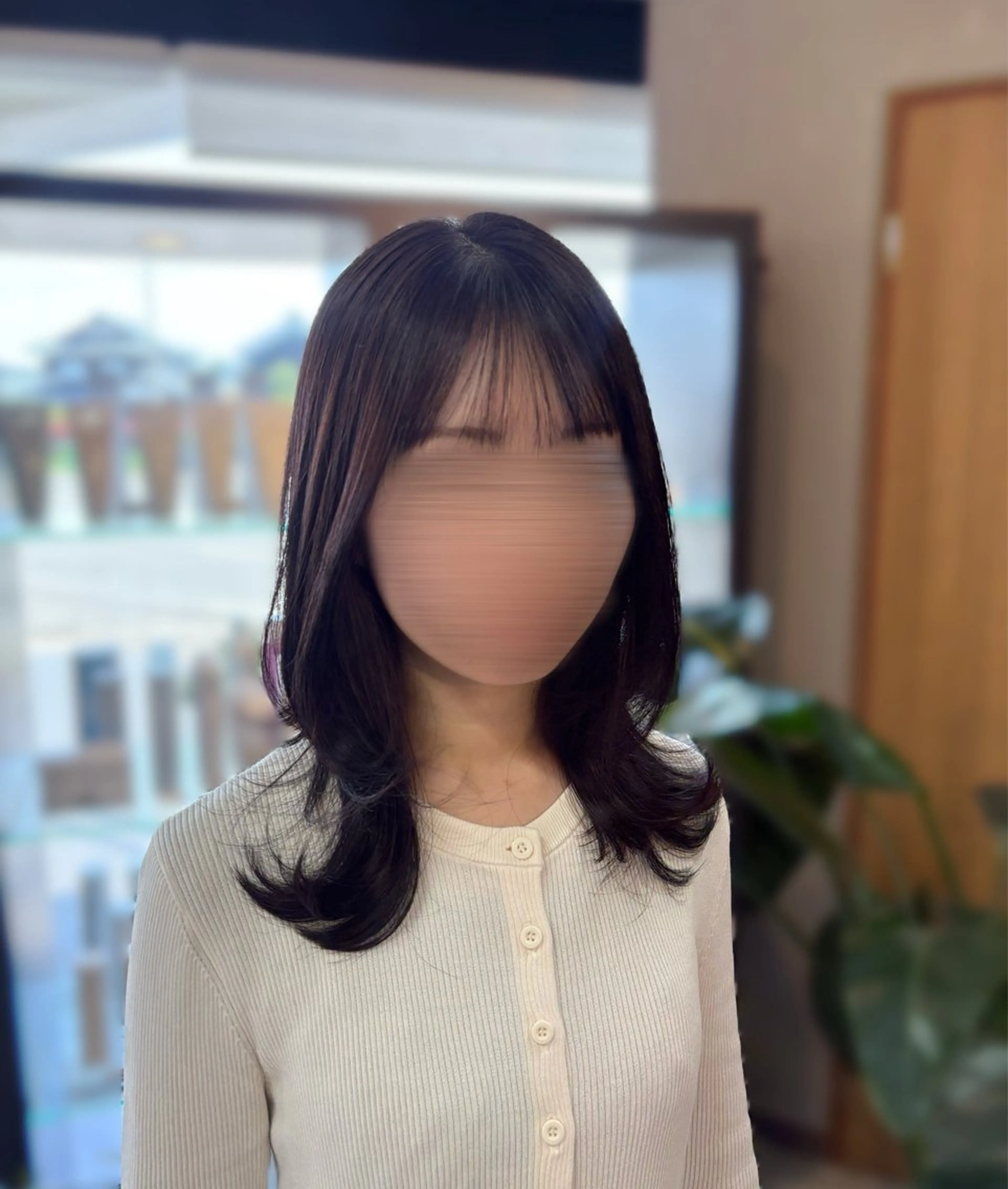 ミディアム 顔周りカット ヘアカラー arika ninaのヘアスタイル