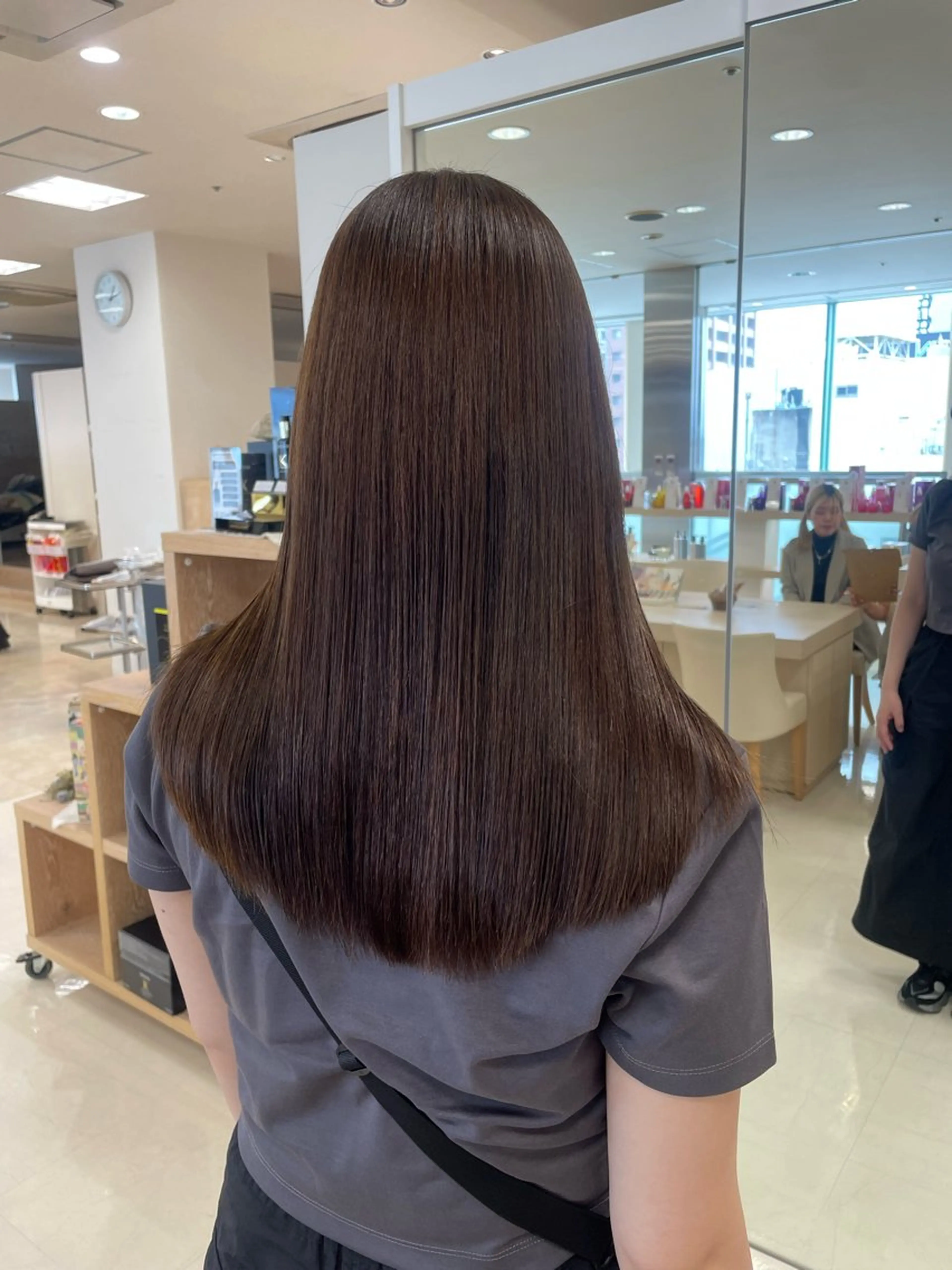 ロング カラー ヘアカラー トリートメント kenje luscaのヘアスタイル