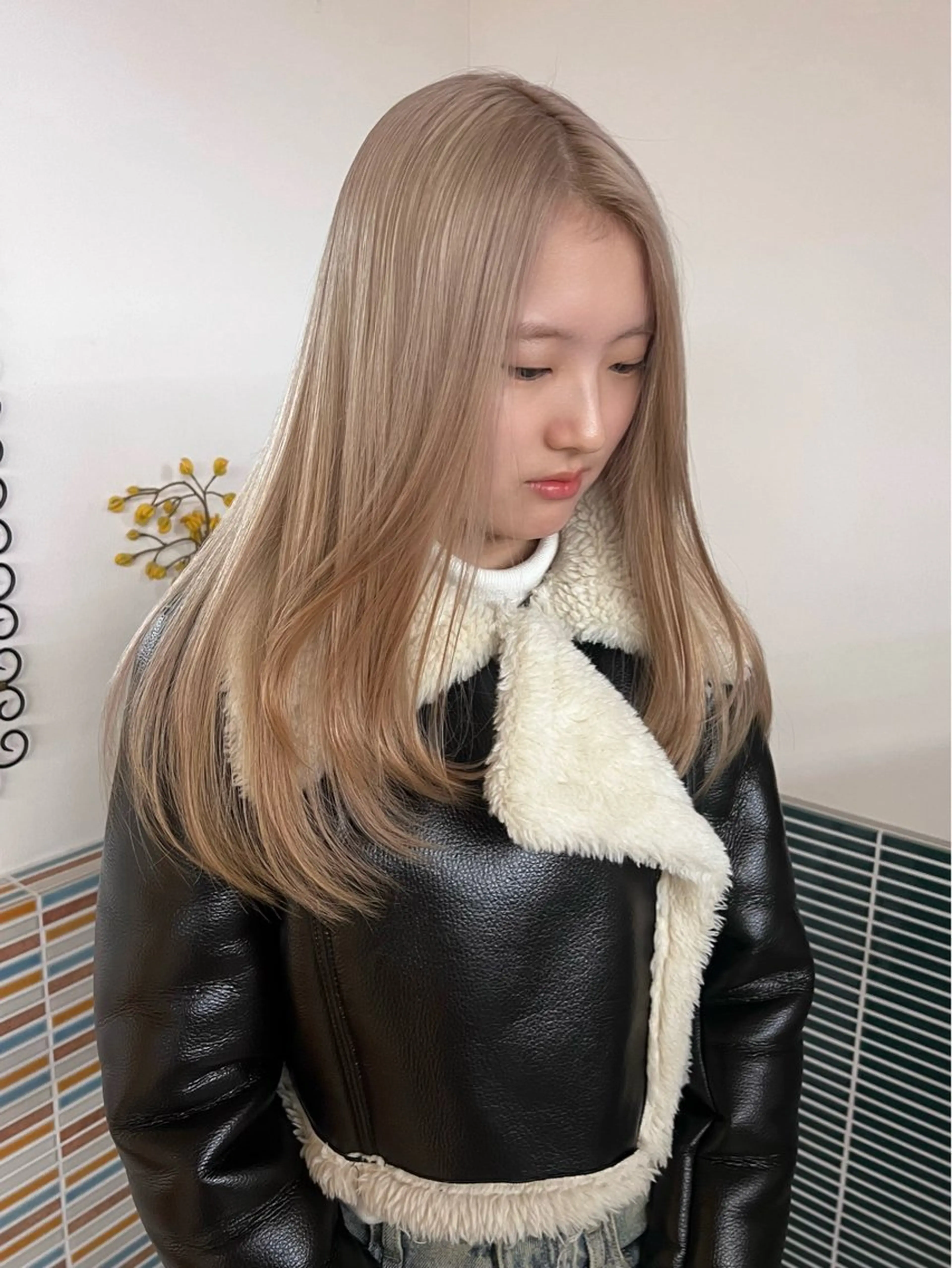 セミロング カラー ヘアアレンジ 縮毛矯正履歴からの ブリーチ /mamiのヘアスタイル