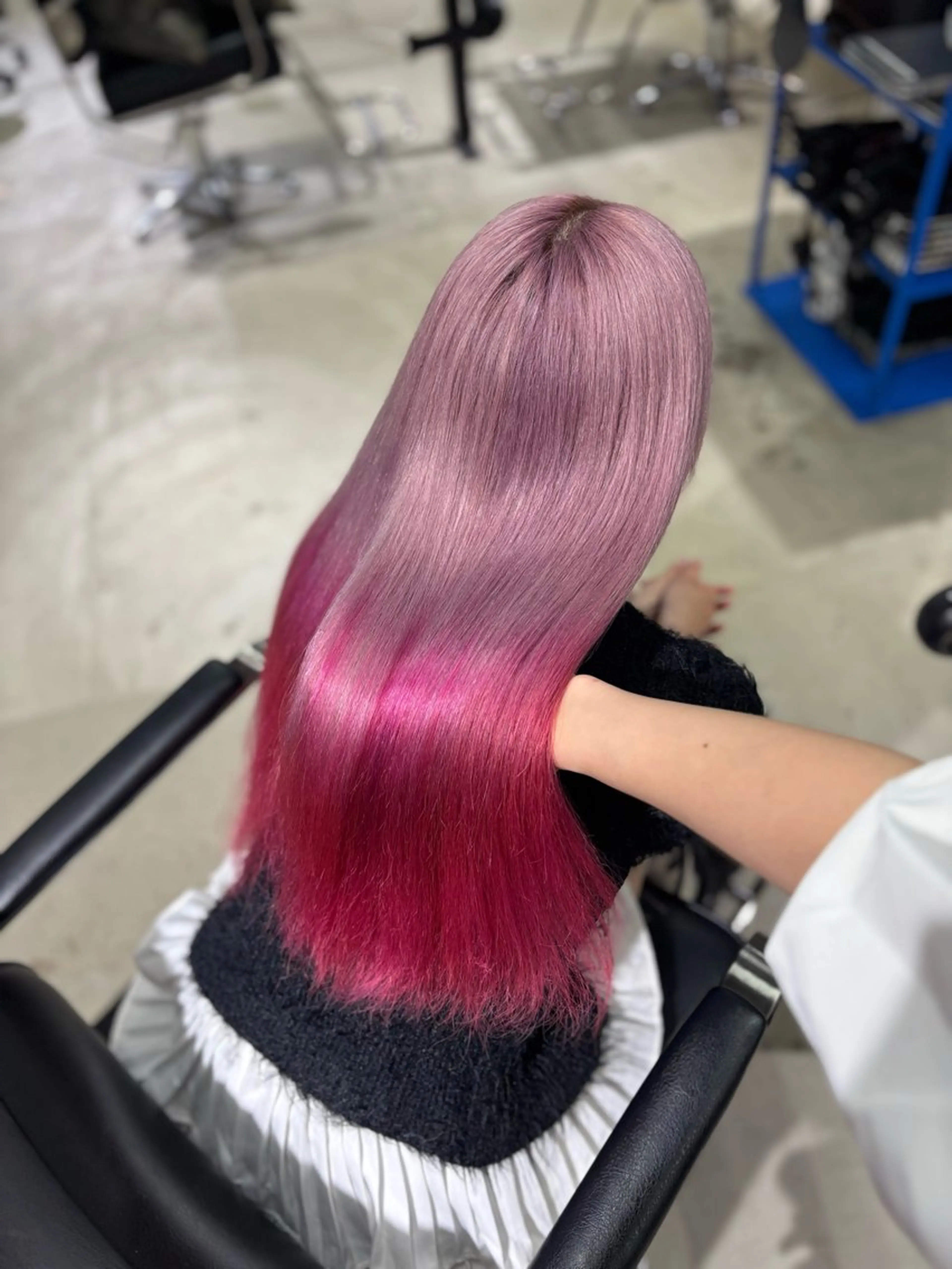 ミディアム カラー デザインカラー ヘアカラー 大阪ハイトーン/ ピンク/ かえでのヘアスタイル