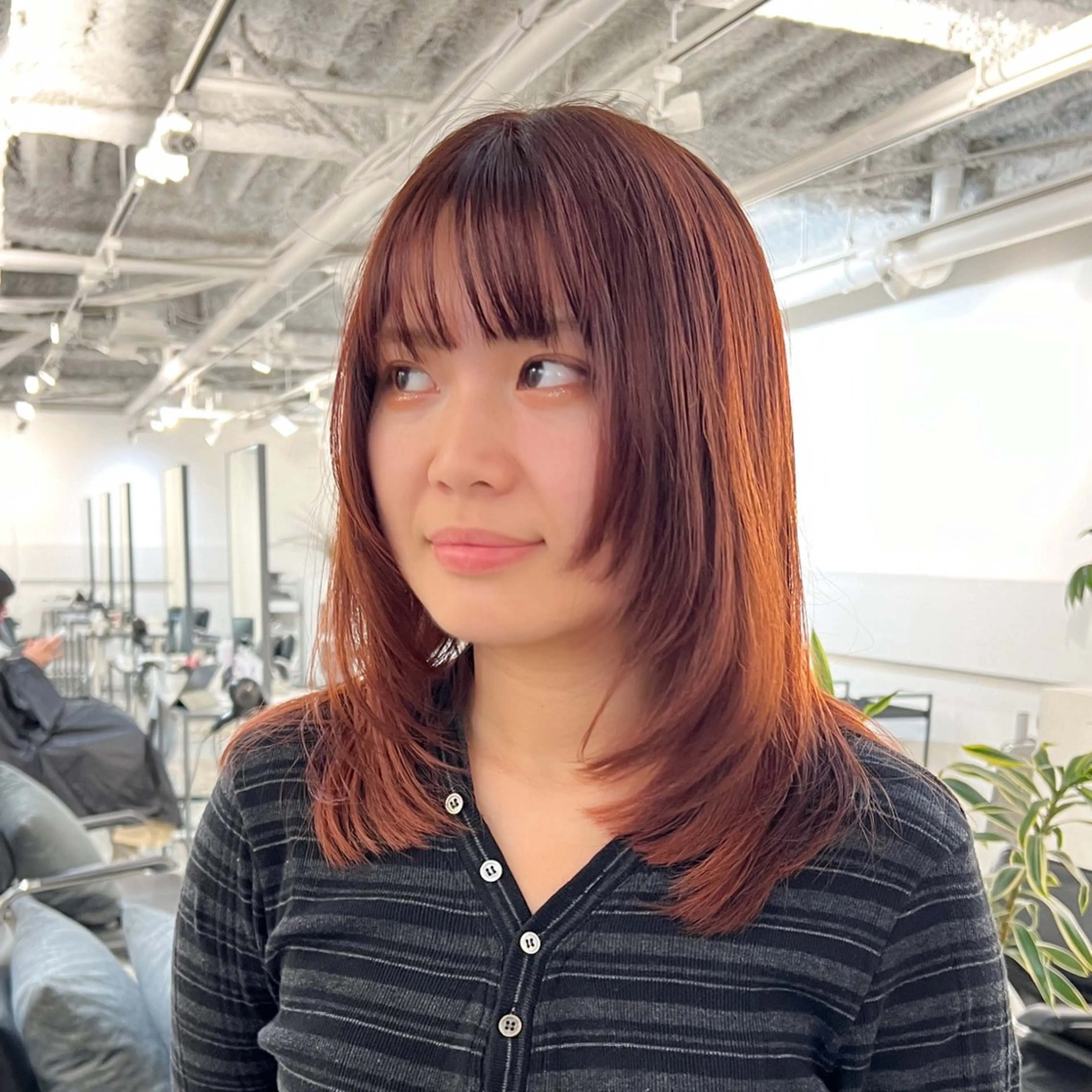 セミロング カラー レイヤーカット レイヤーカットのプロ 大人ヘア宮森貴志のヘアスタイル