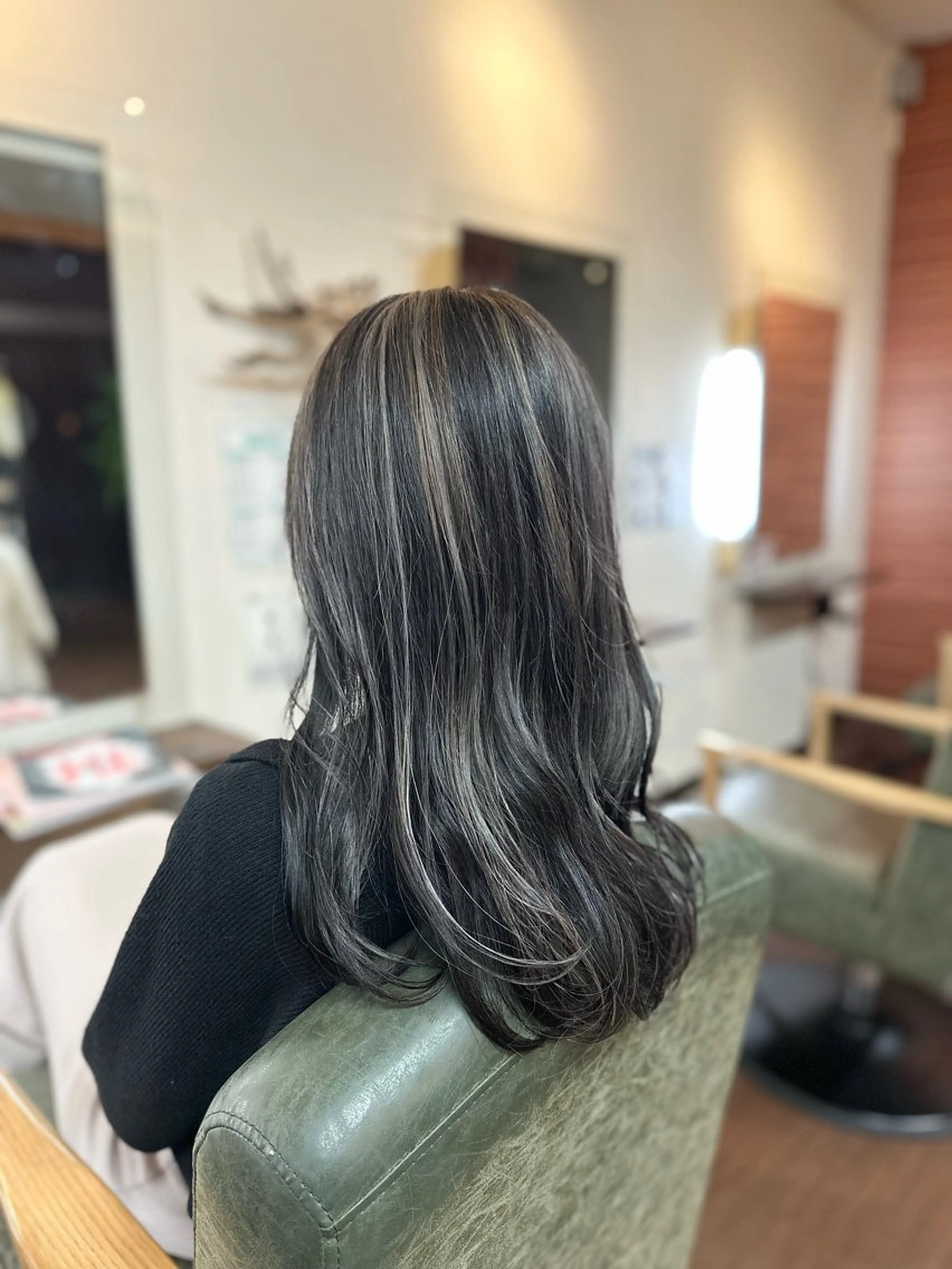 ロング カラー ハイライトカラー ハイライト カット ヘアカラー トリートメント 大人かわいいインナー カラー/菊池柊真🎨のヘアスタイル