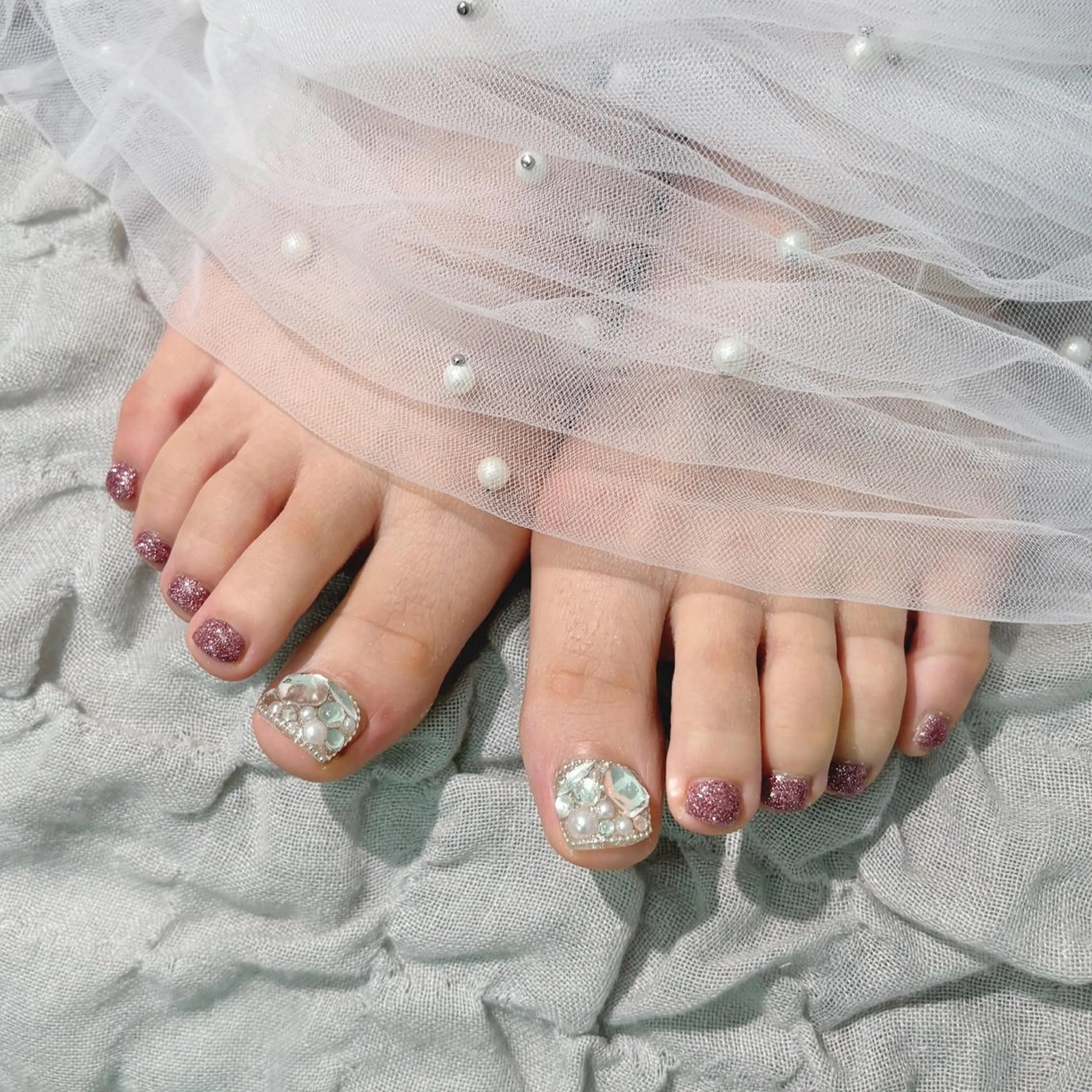 ネイル キラキラネイル フットネイル ひな🍒 Y's beautyのネイルデザイン