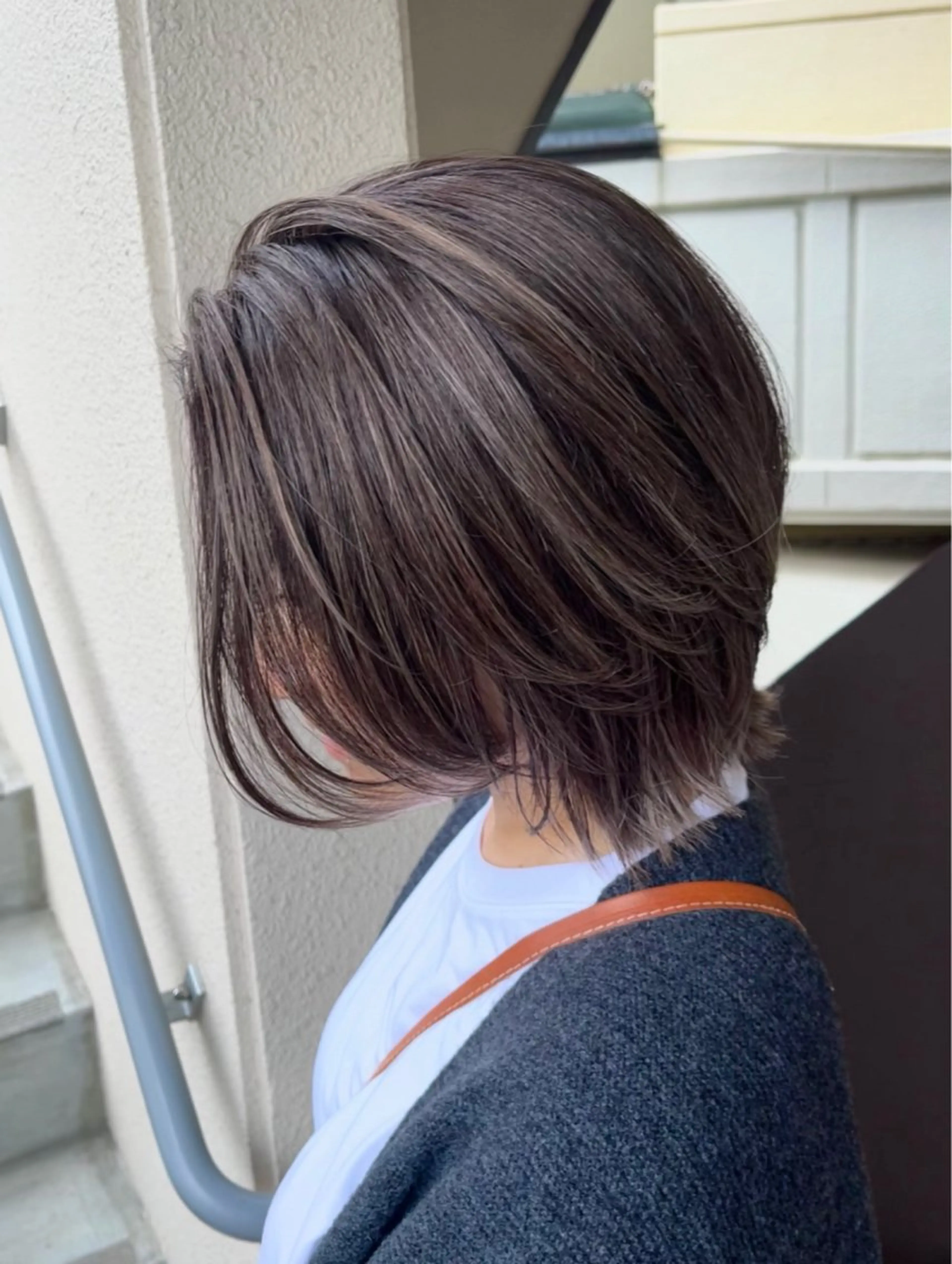 ミディアム ミディアムレイヤー ハイライト レイヤーカット 岩尾 萌々子のヘアスタイル