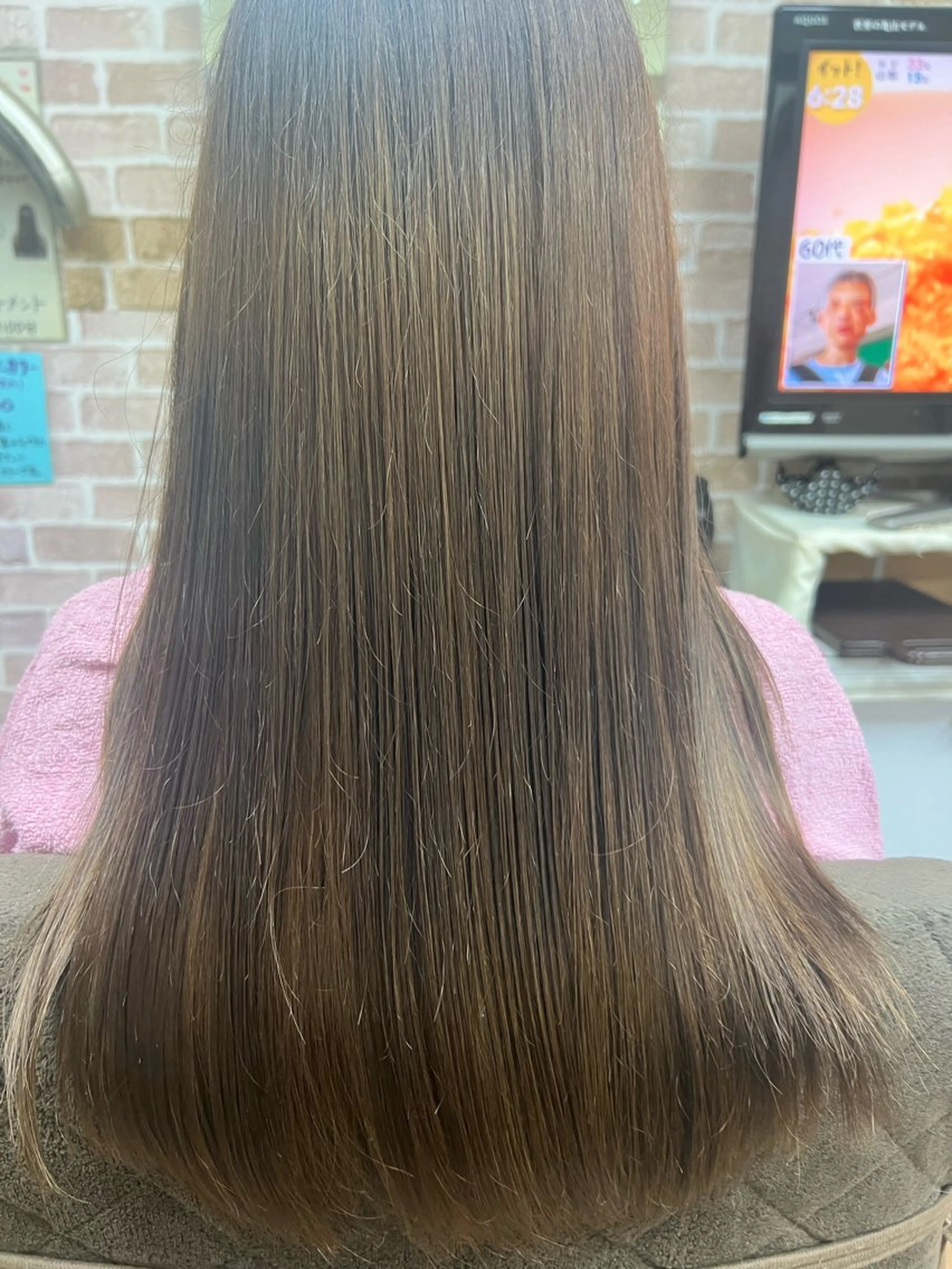 ロング 萱場 利恵のヘアスタイル