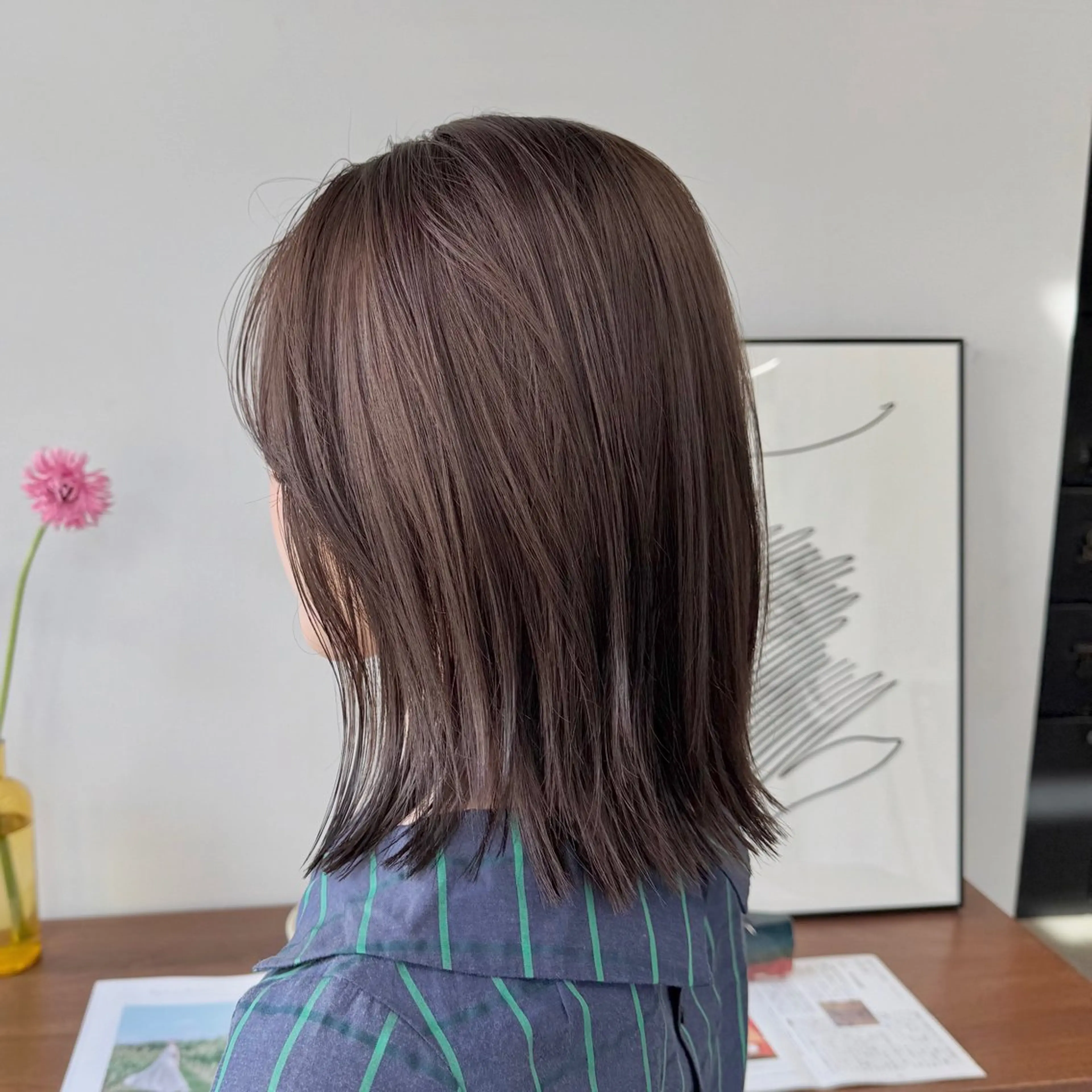 ミディアム カット ヘアカラー トリートメント 仲村安葉/暖色 カラー/レイヤーのヘアスタイル