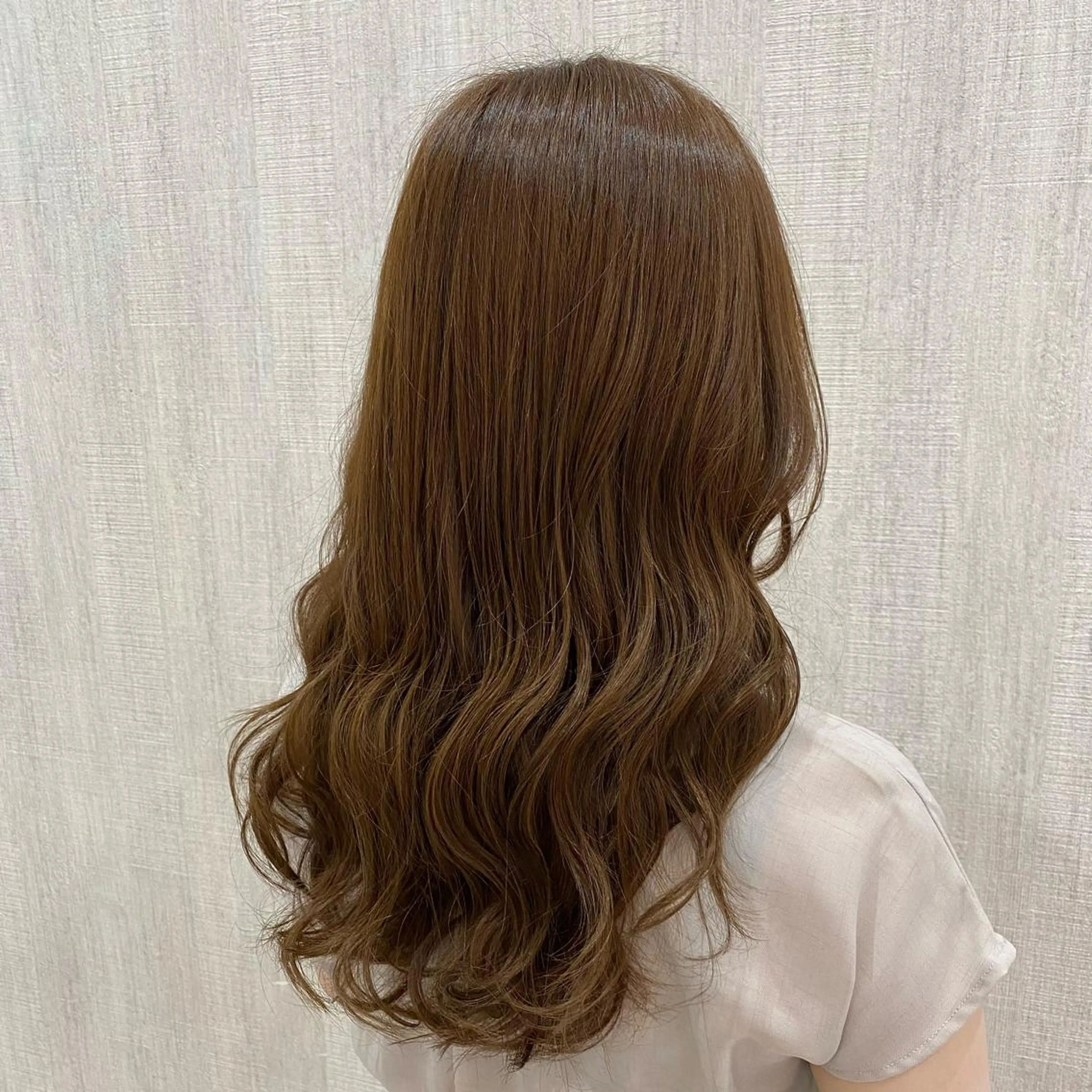 セミロング カラー 🫧透け感⋆艶髪💎 山口アヤカのヘアスタイル