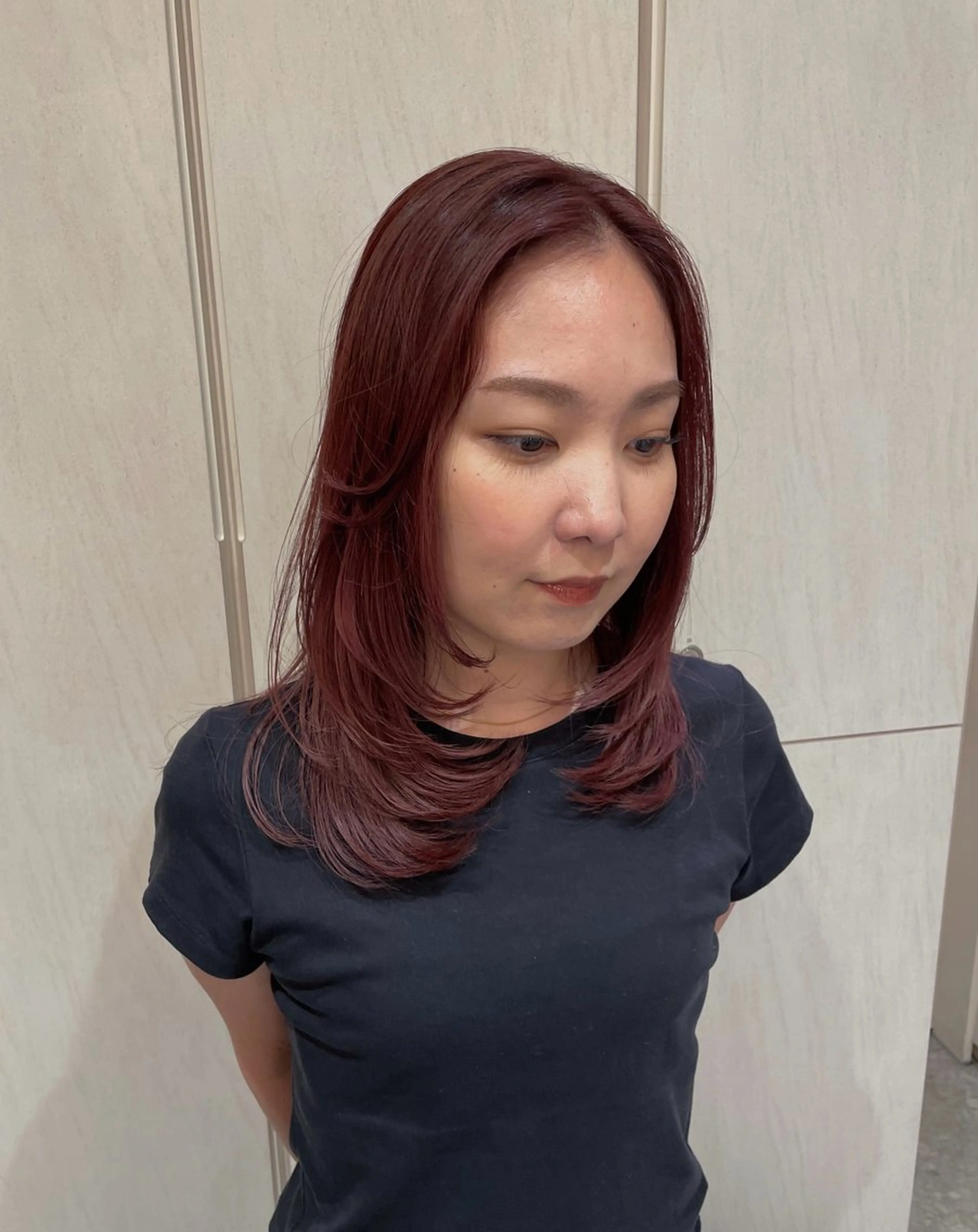 セミロング レイヤーカット 本城 紗良のヘアスタイル