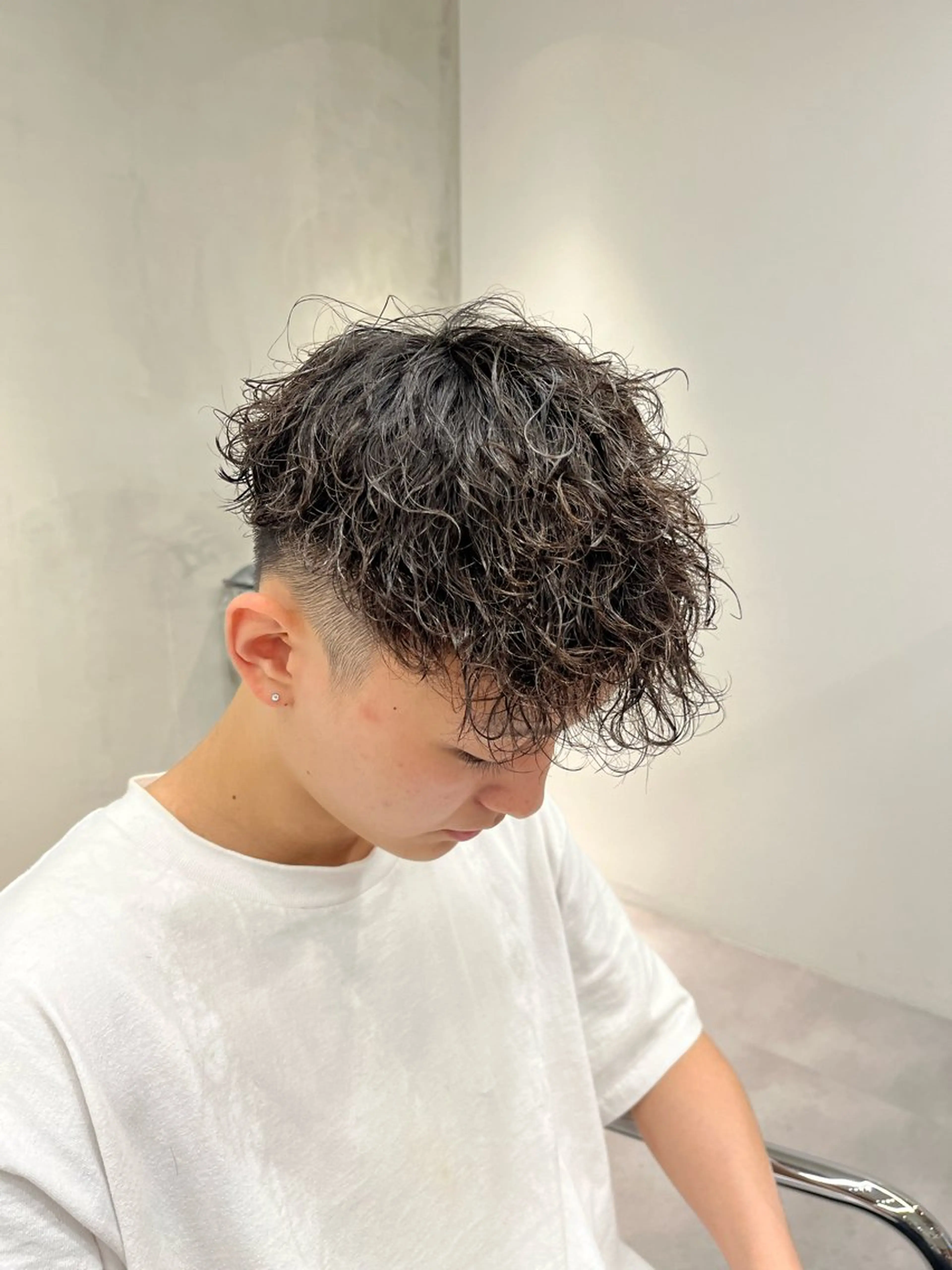 ショート パーマ メンズ ⚡メンズパーマフ ェードカットTomyのヘアスタイル