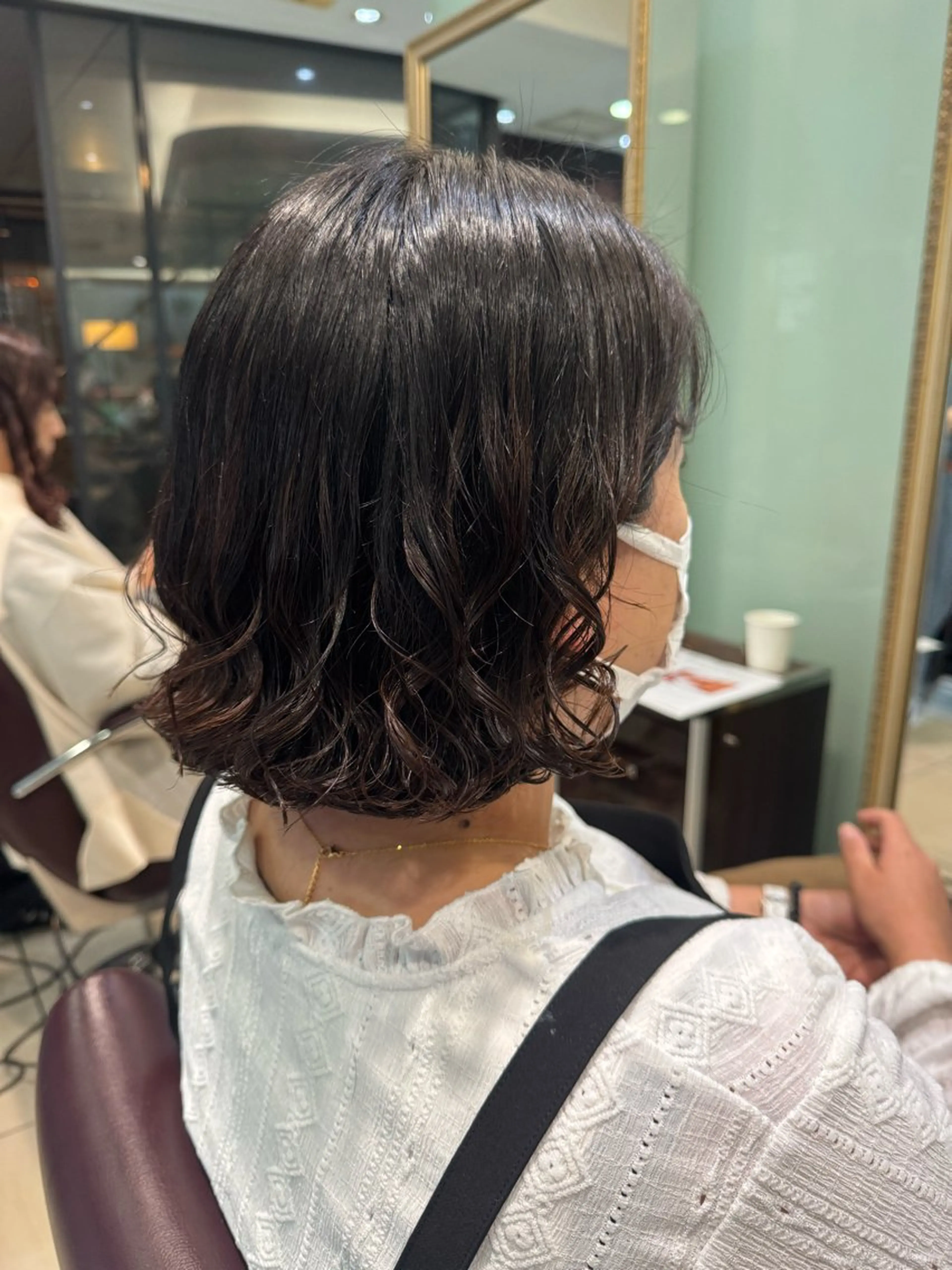 ショート カット パーマ 大人可愛い♡コテ巻き パーマ🌼杉田 萌恵のヘアスタイル