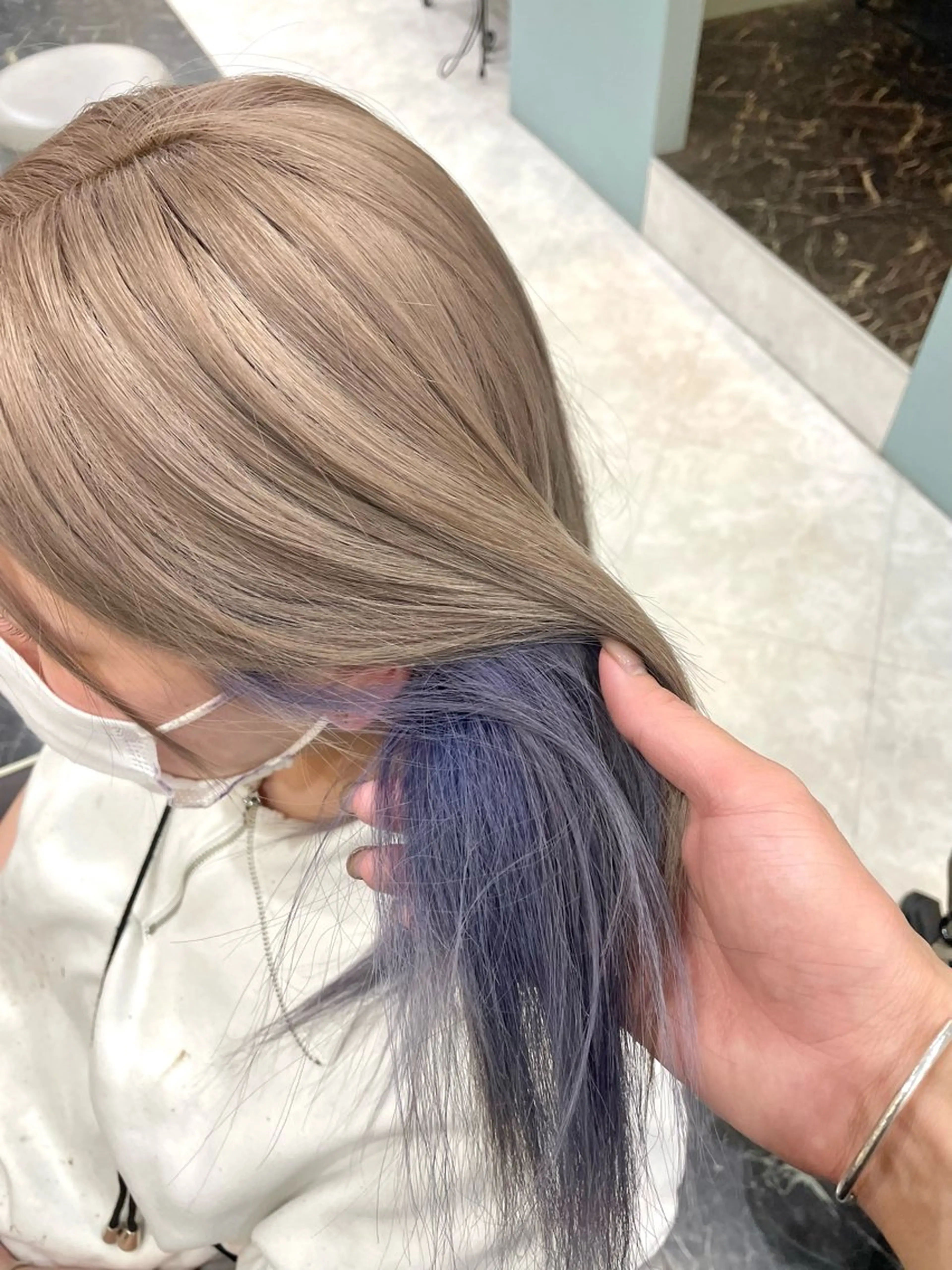 セミロング カット ヘアカラー 亀川蓮 Agu hairのヘアスタイル