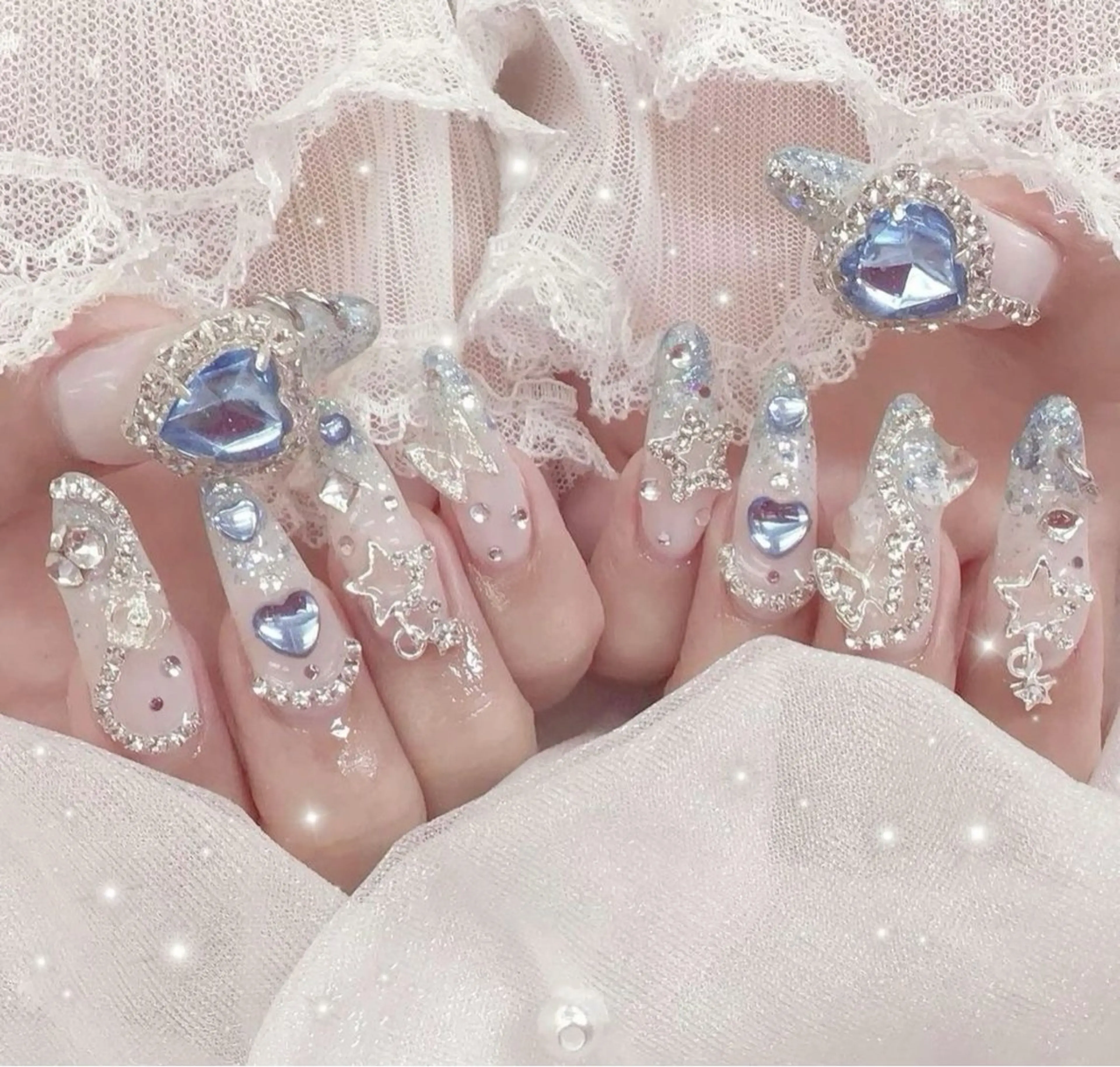 ネイル マグネットネイル ピンク ネイルチップ 冬ネイル クリスマス ハンドネイル Lee Nailsのネイルデザイン