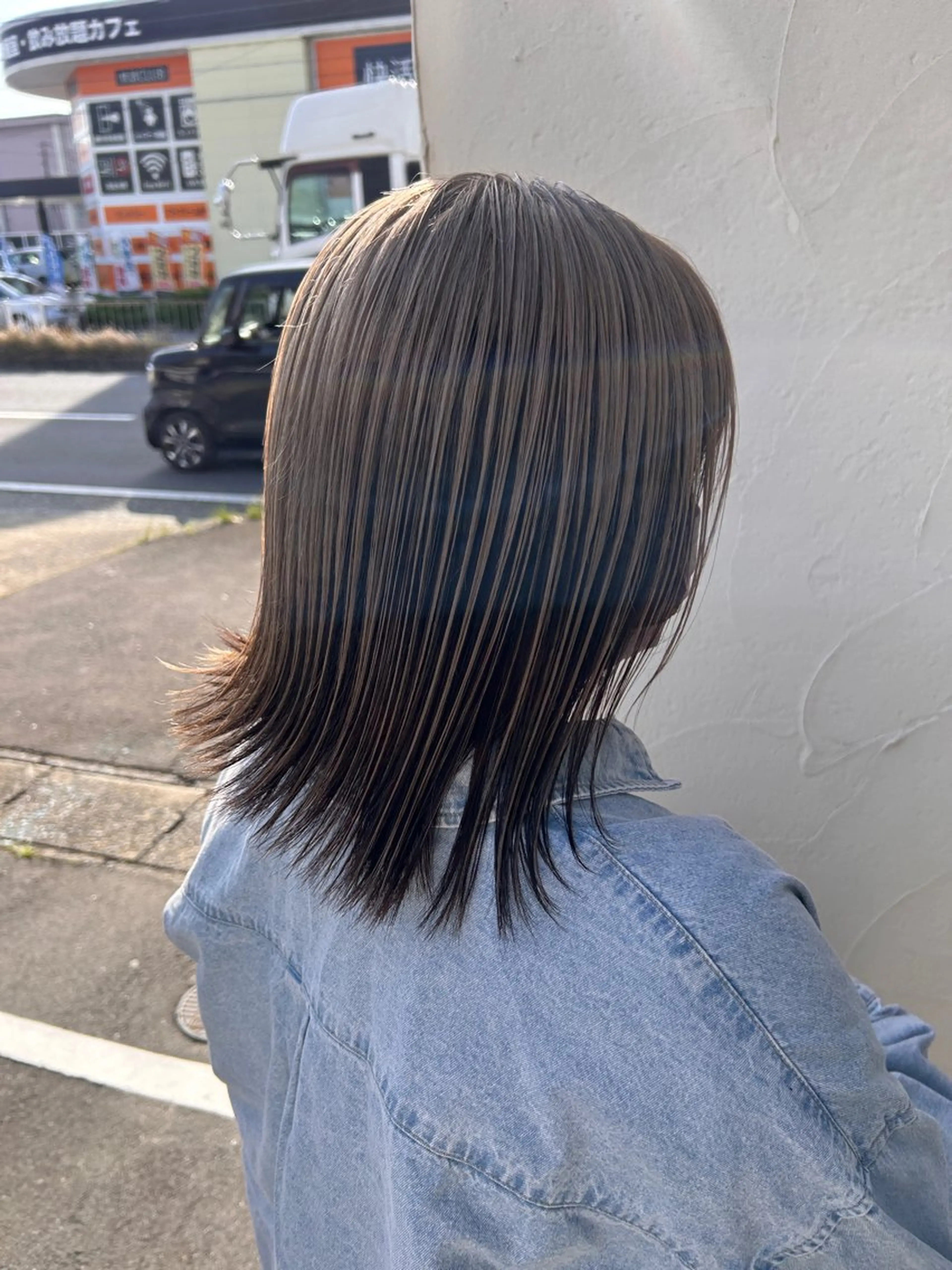 セミロング 井上 萌のヘアスタイル