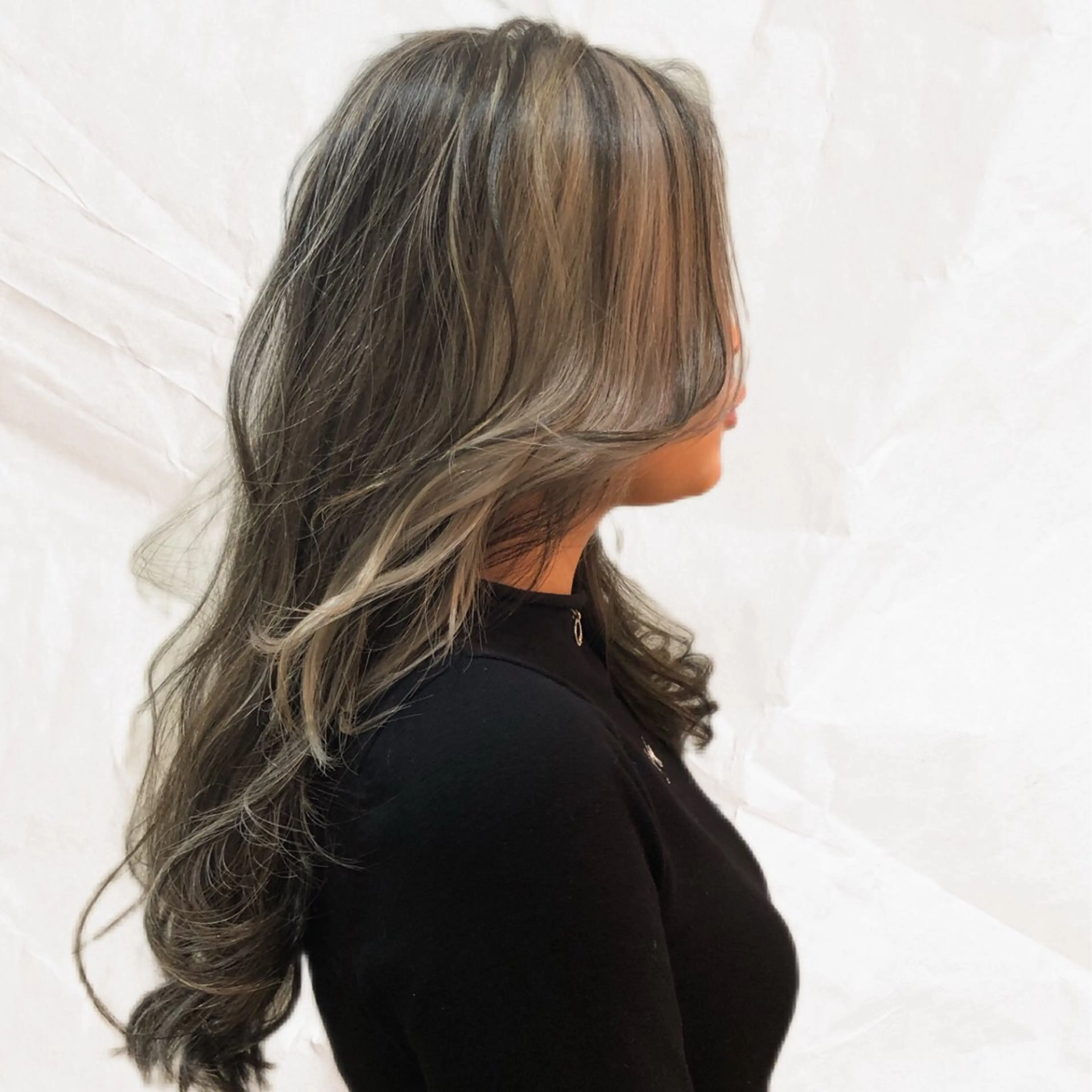 ロング カラー デザインカラー ヘアルーム カフーのヘアスタイル