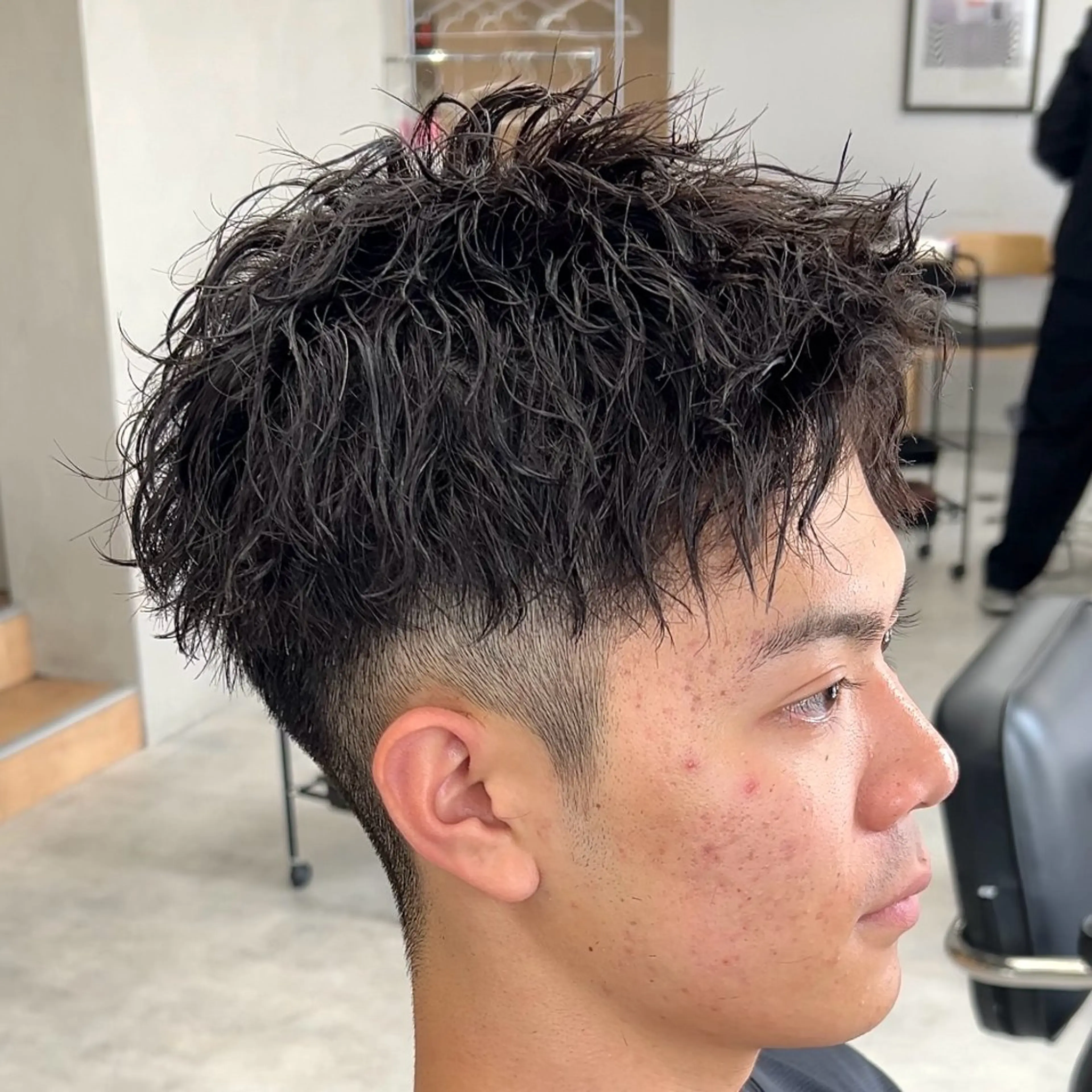 ショート パーマ メンズ メンズパーマ メンズショート ツイストスパイラルパーマ ショートヘア スパイラルパーマ カット パーマ メンズパーマ/ 新潟駅/佐藤裕のヘアスタイル