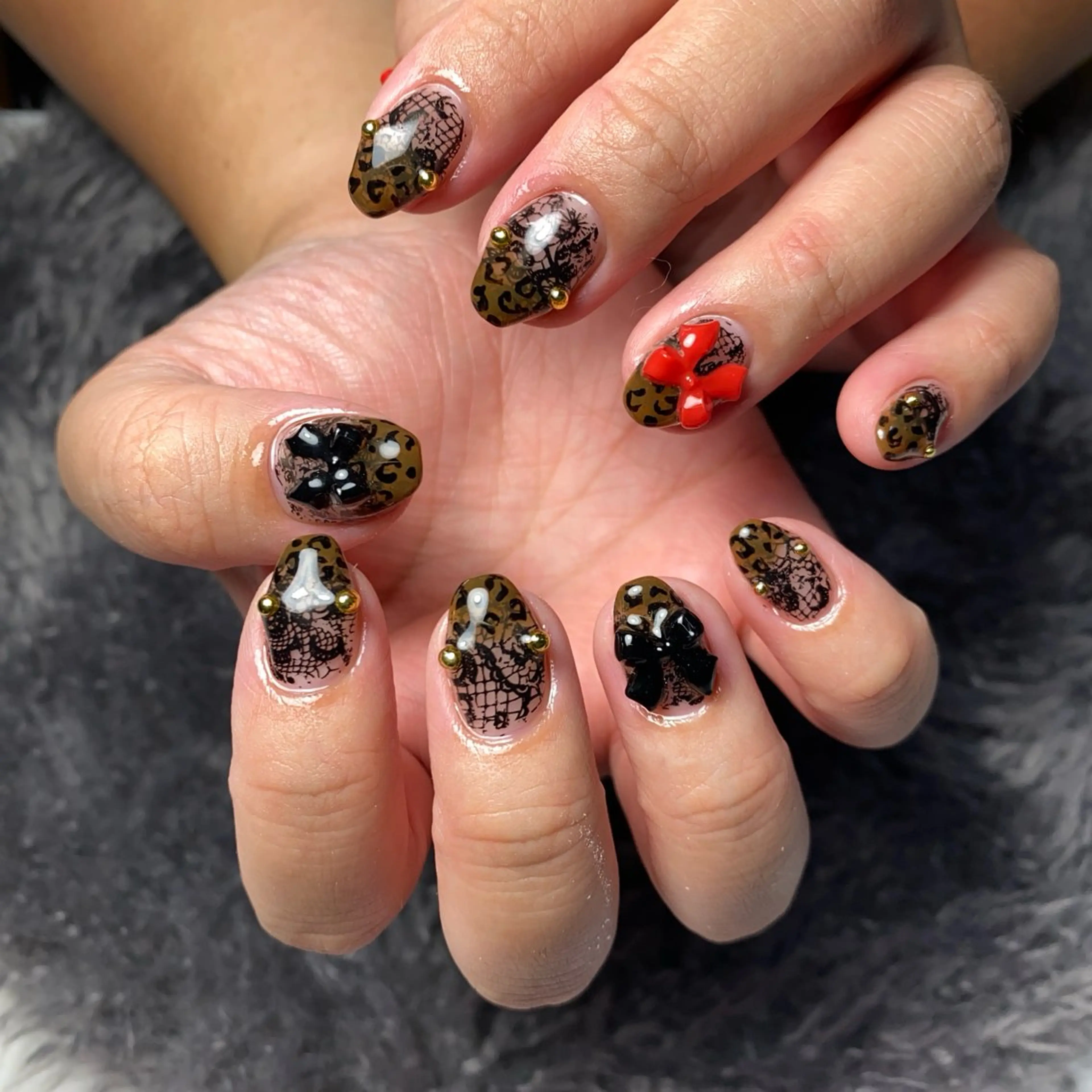 ネイル アニマル柄 レース 個性派/ちゅるん/ モチ好評◎｜MIKIのネイルデザイン