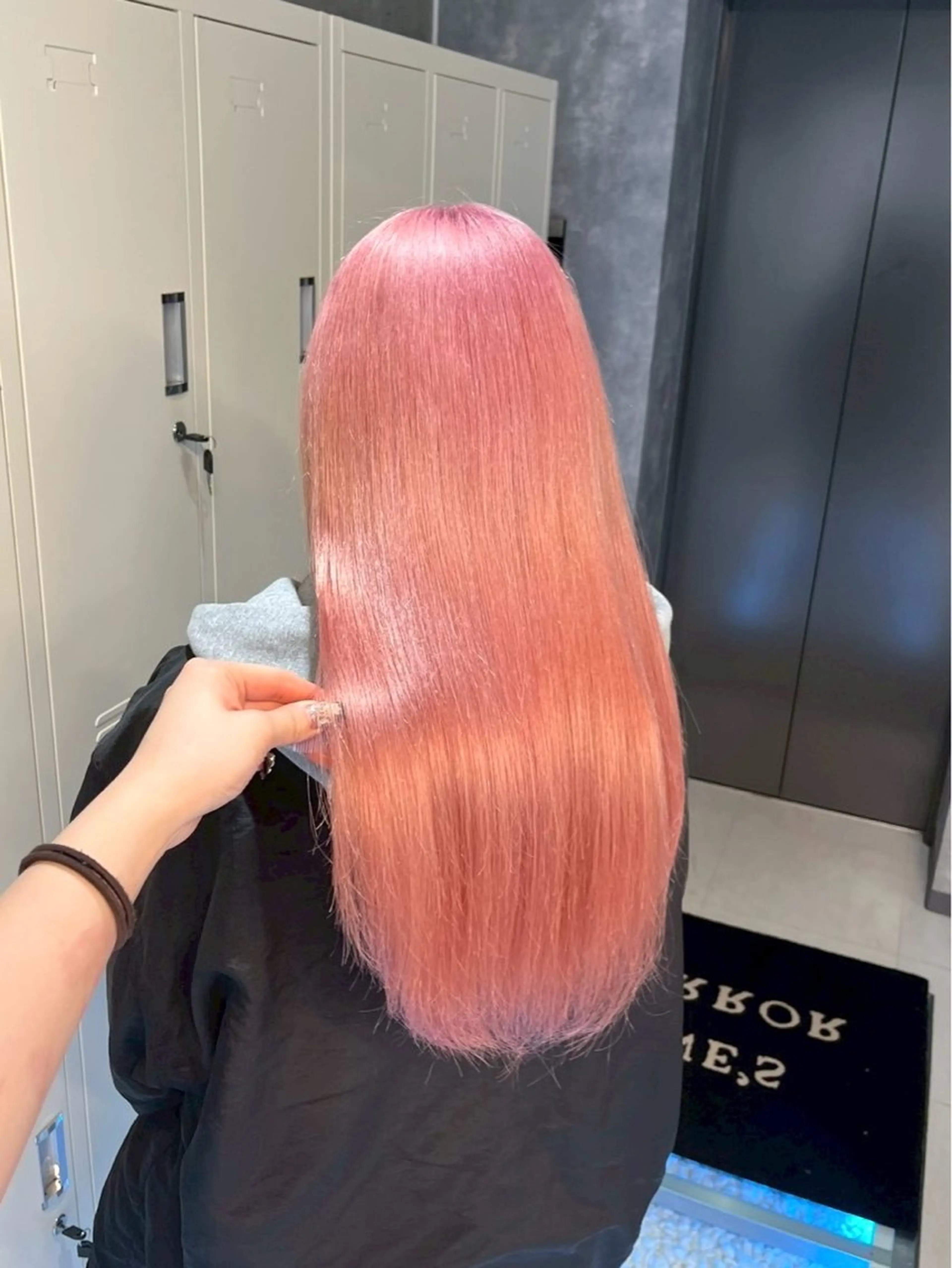 カラー 🦋ハイトーン×ア レンジ💫Leenaのヘアスタイル