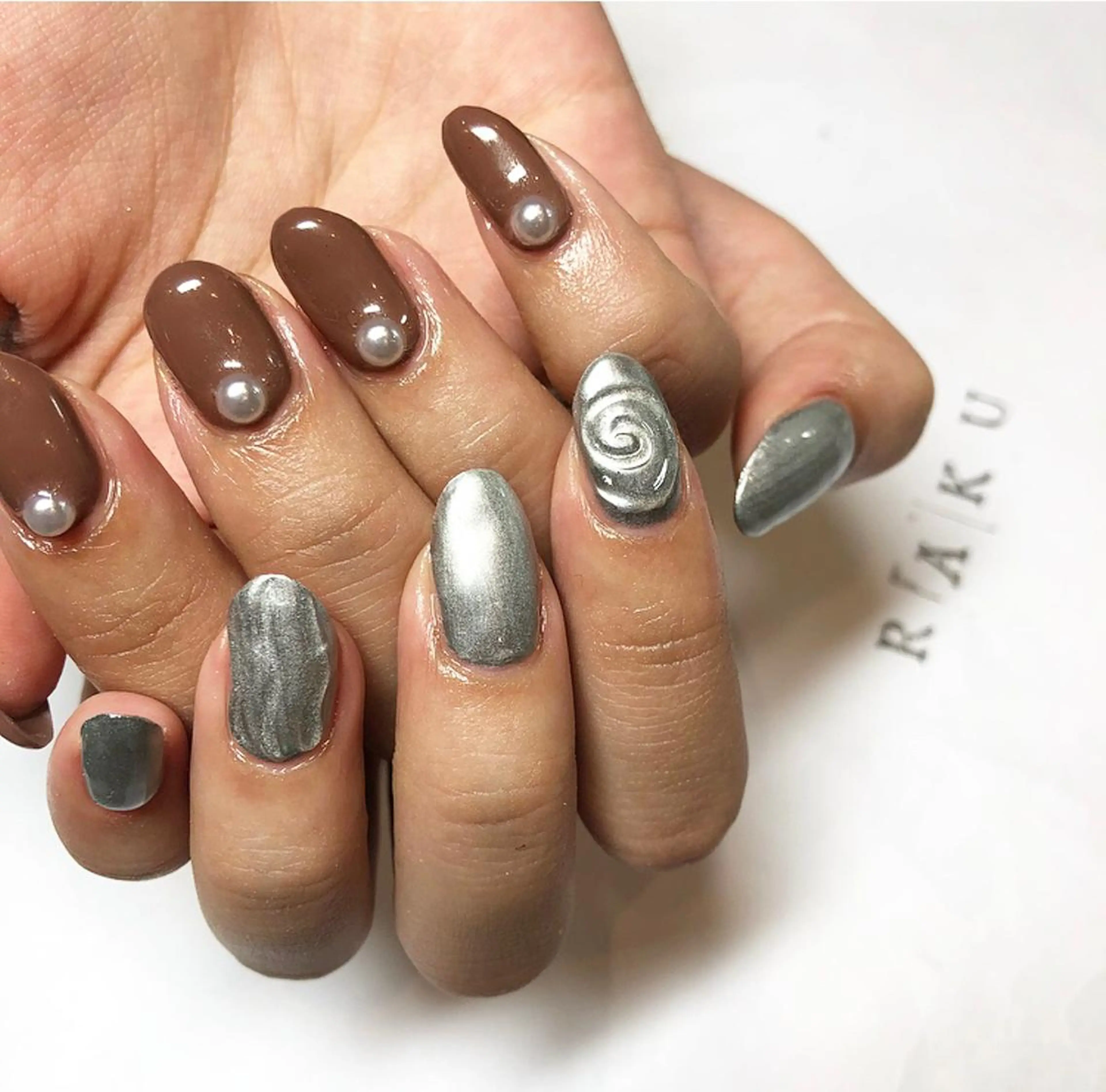 ネイル 駒月 明日香の眉毛・アイブロウイメージ