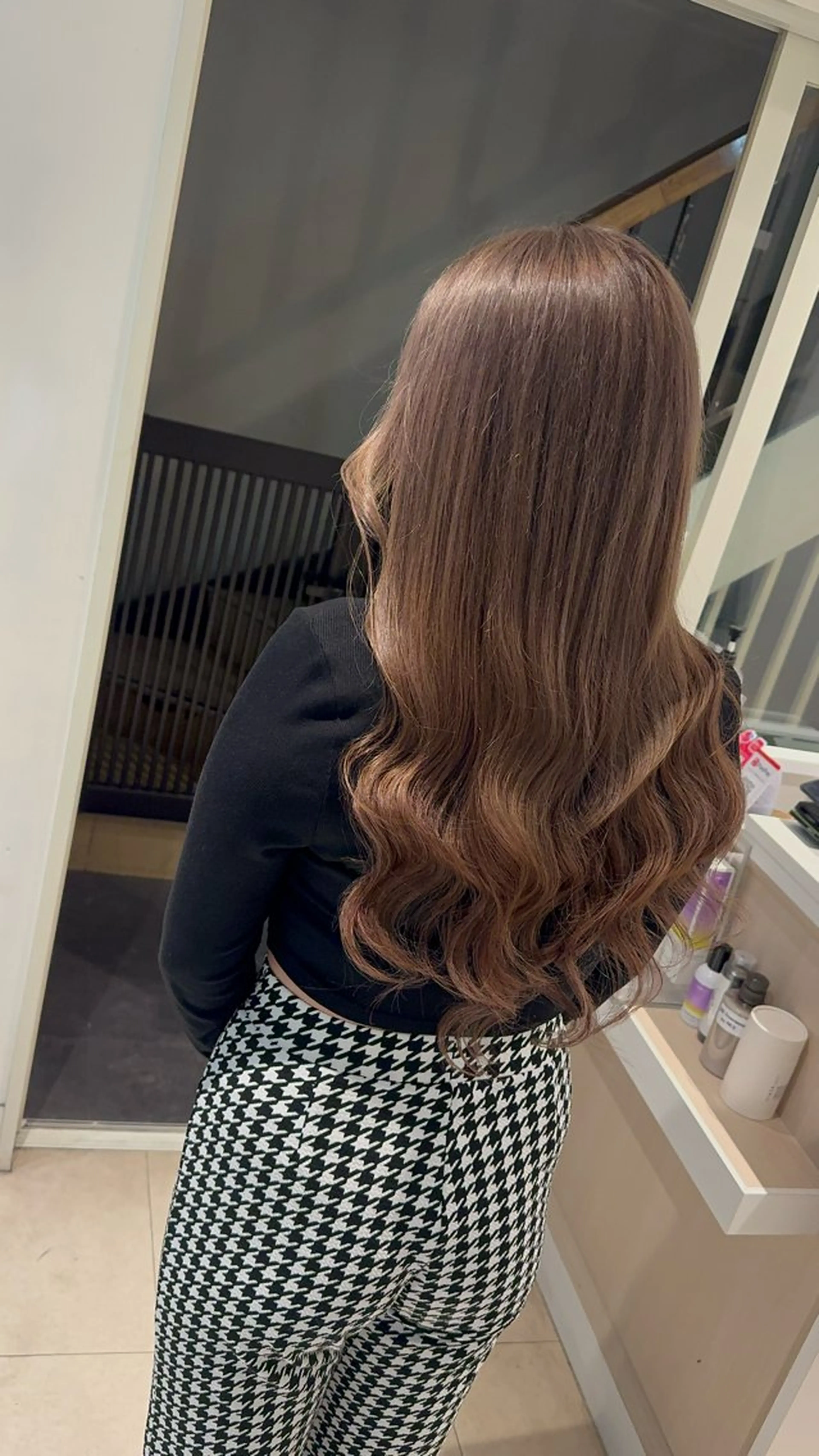 セミロング カラー ヘアアレンジ 🔥ハイトーンカラー ギャルNAOKI🔥のヘアスタイル