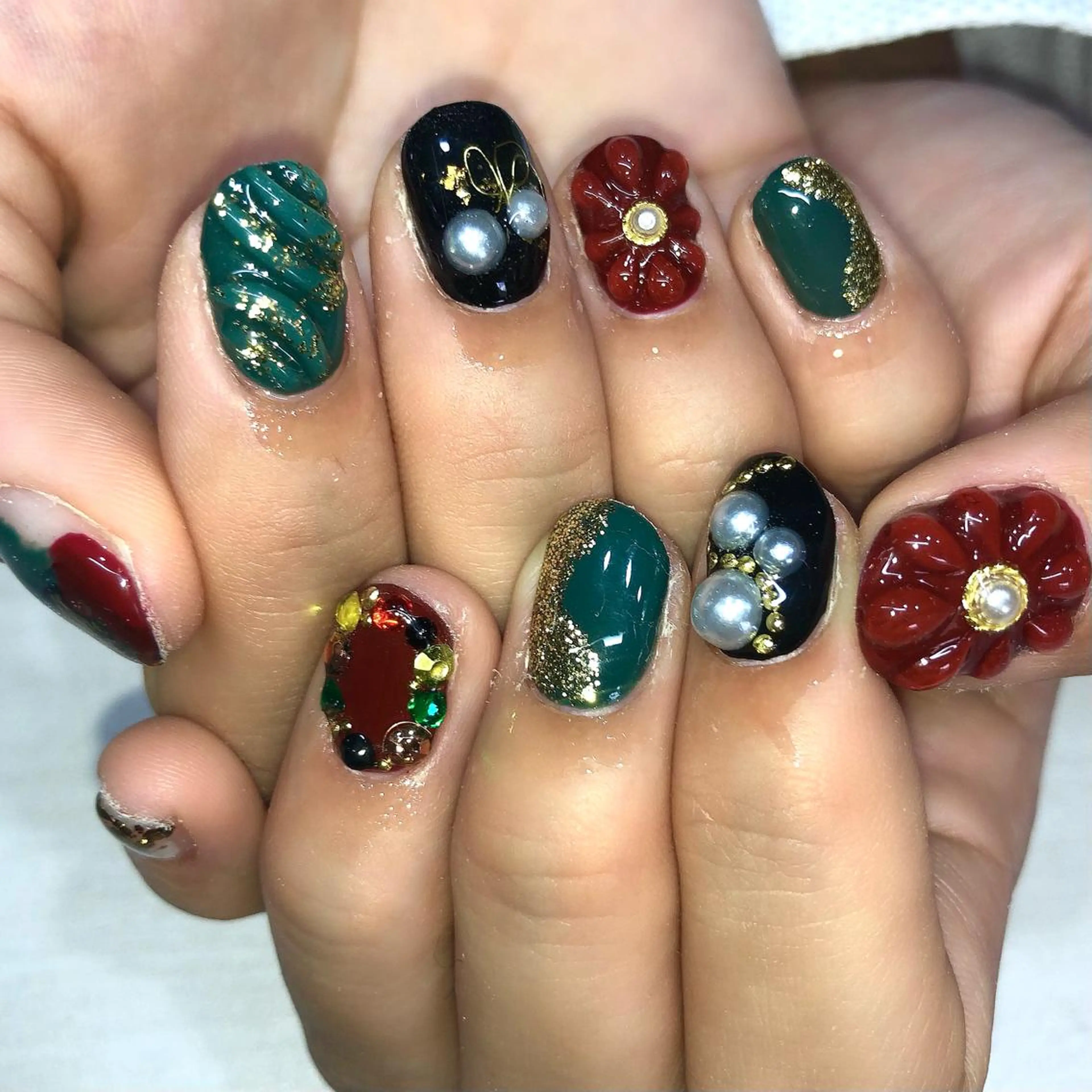 ネイル 成人式 持ち込み ハンドネイル 【Yappy🌈】 💖P-tanaのネイルデザイン