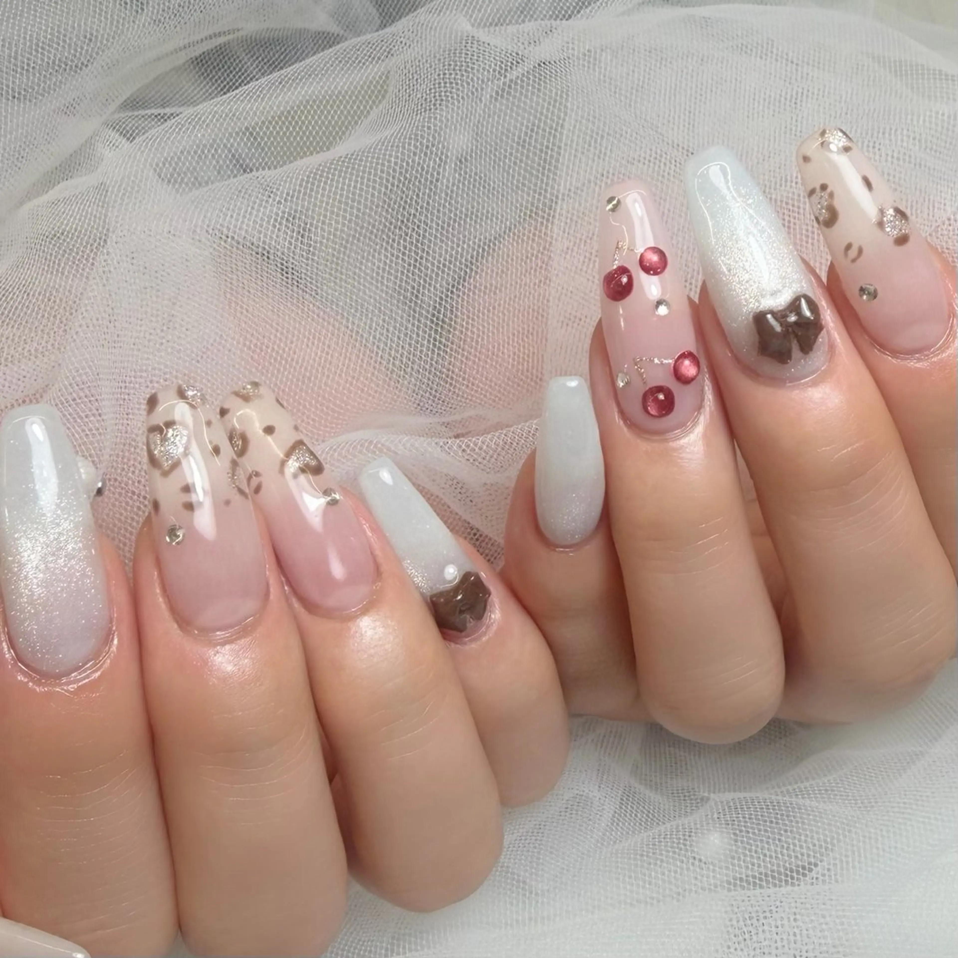 ネイル ガーリー ハンドネイル MAKI💎綺麗め 大人可愛い/堺筋本町のネイルデザイン