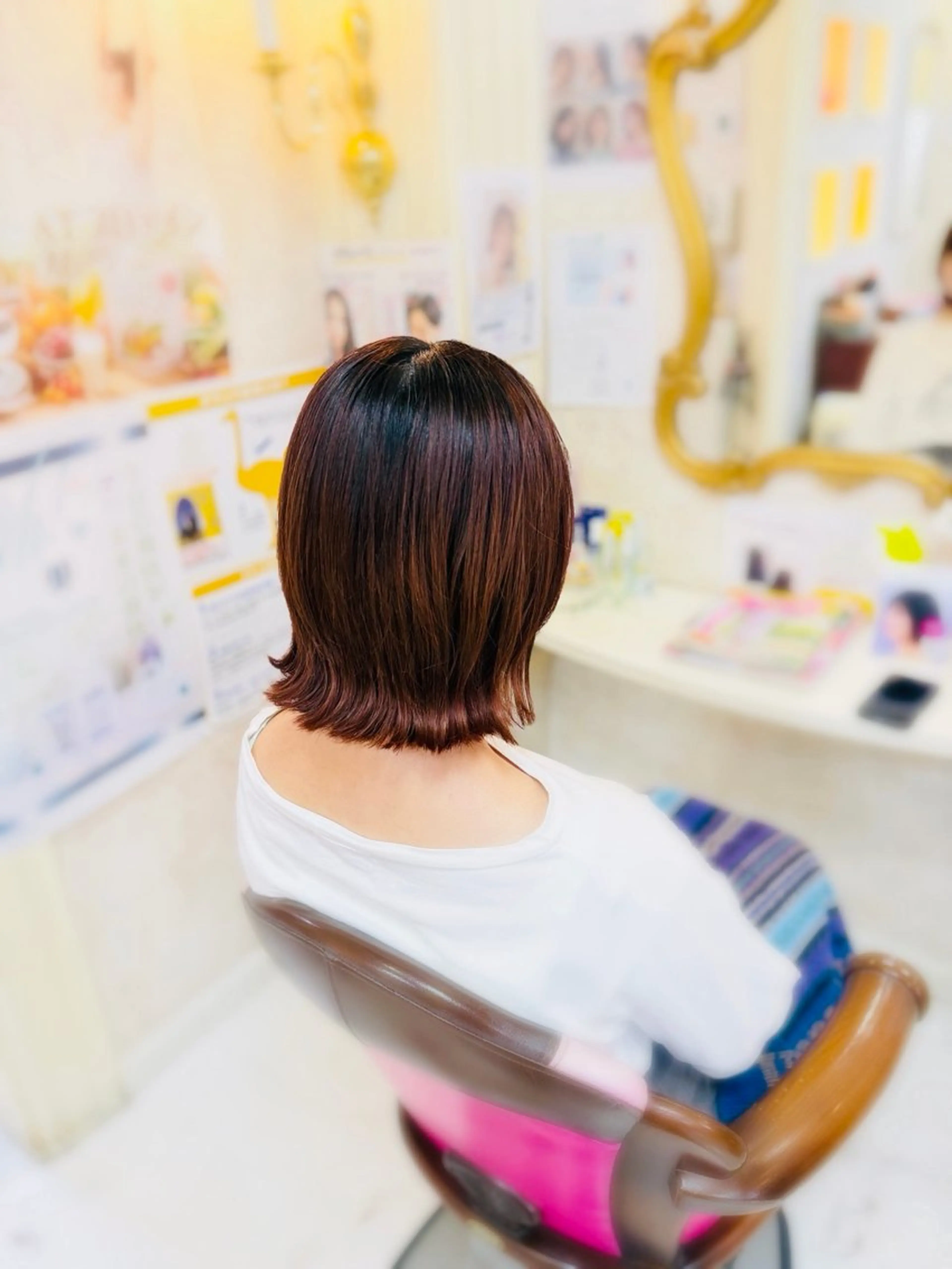 ミディアム ボブ カット 菅沼 美咲のヘアスタイル