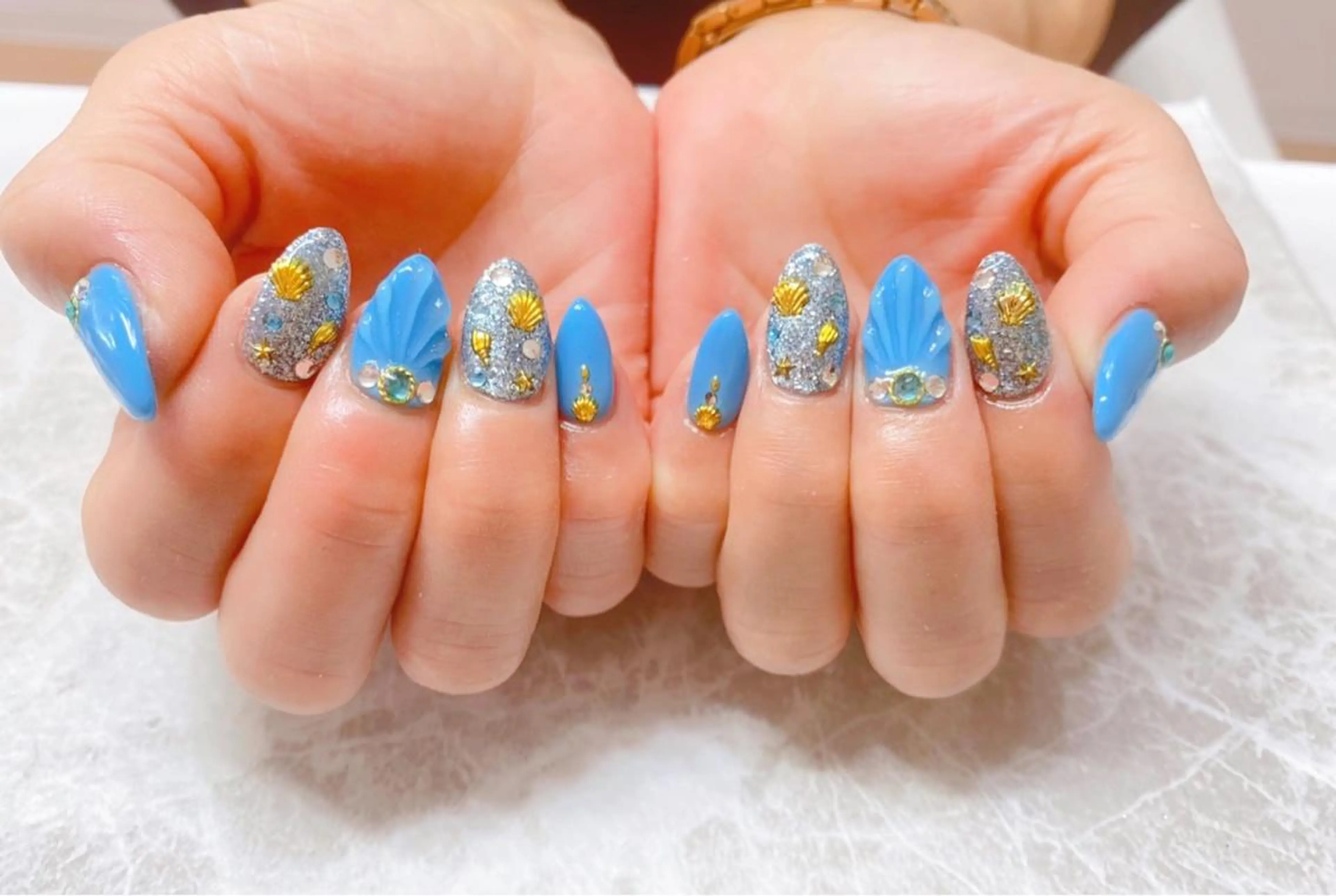 ネイル ハンドネイル マジック ミラーのネイルデザイン