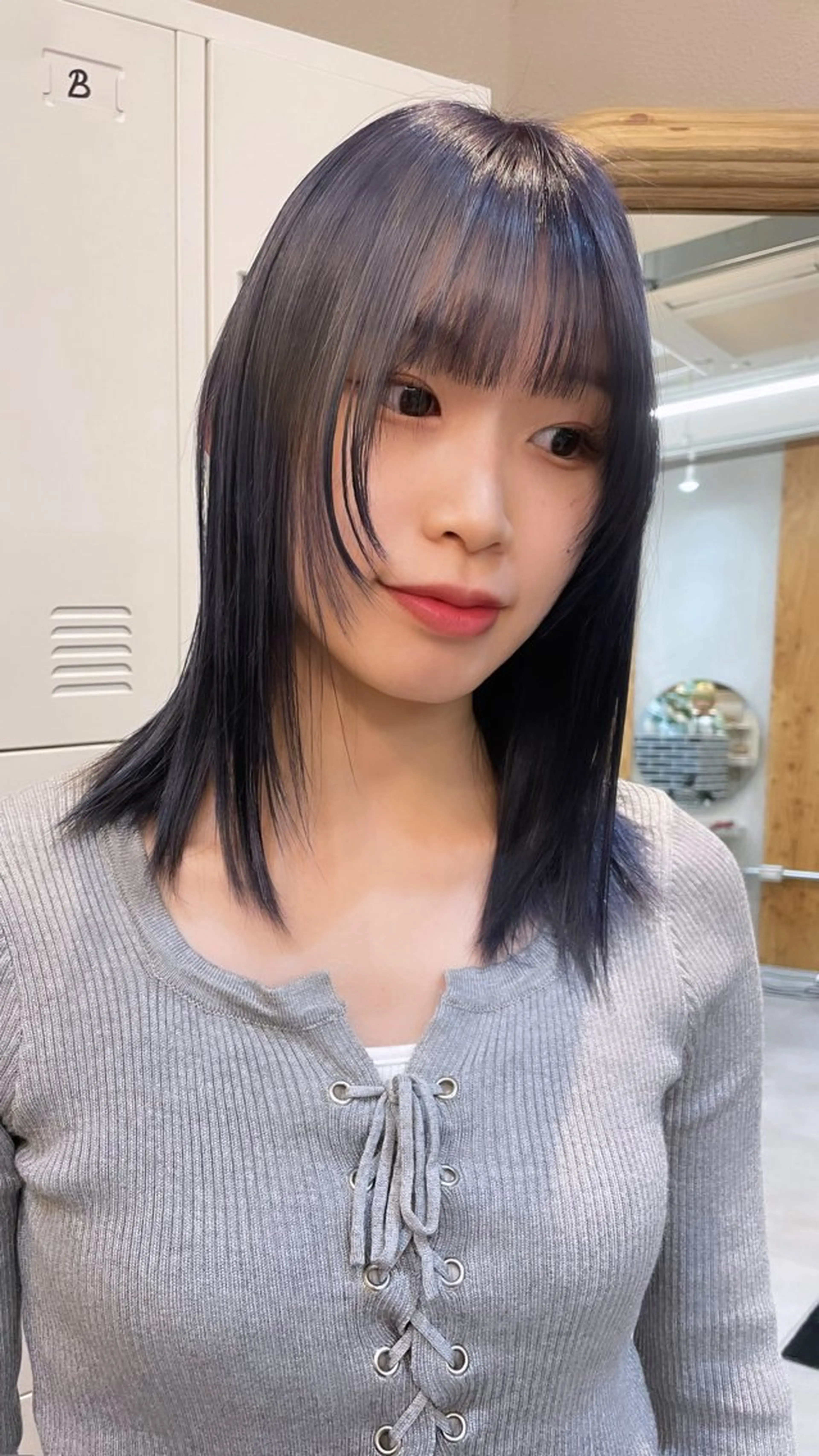 カラー ブルーカラー ネイビーカラー ハイトーン縮毛/縮毛 なーな🎀🤍のヘアスタイル