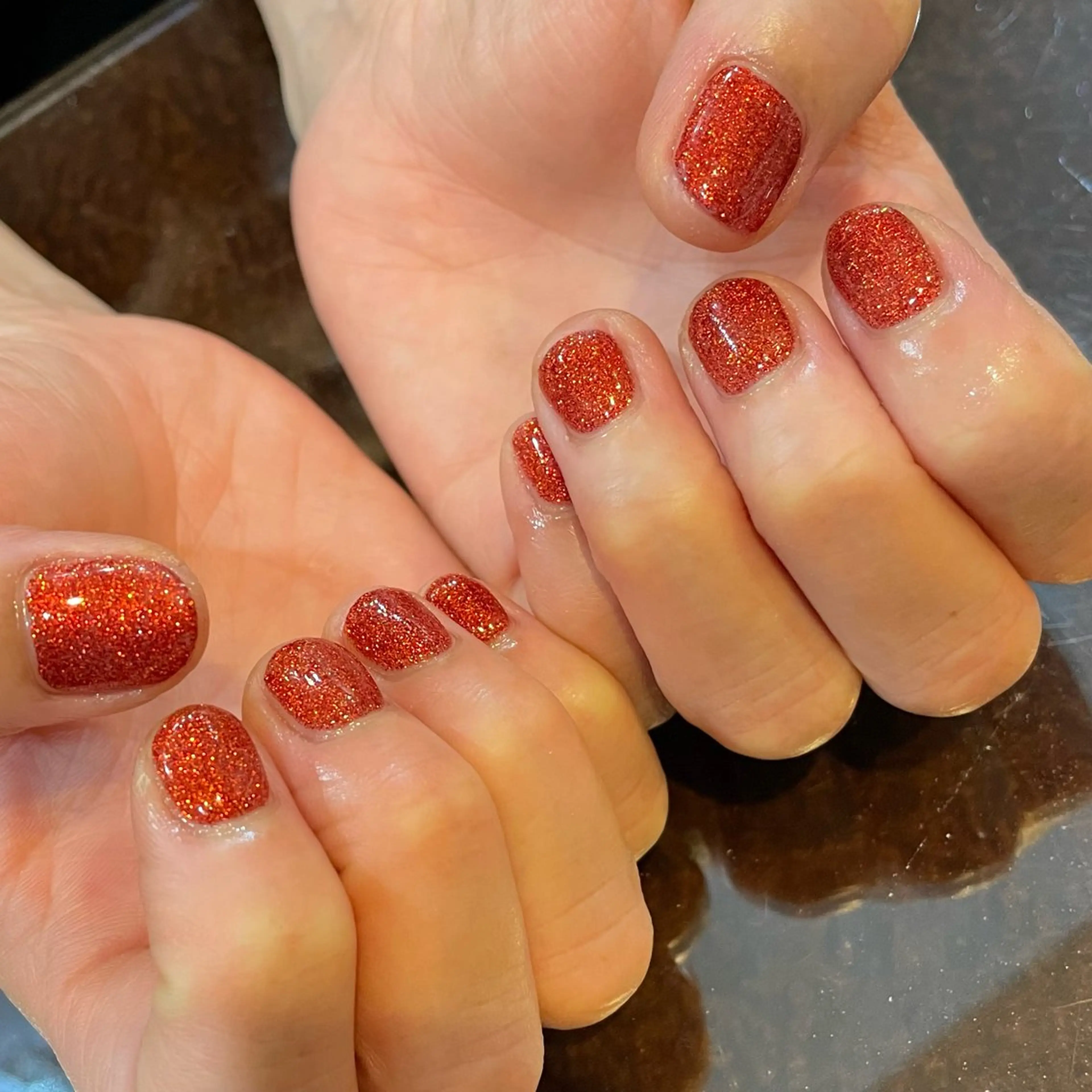 ネイル ラメ(グリッター) ワンカラーネイル 赤色 ハンドネイル Mynail プライベートサロンのネイルデザイン