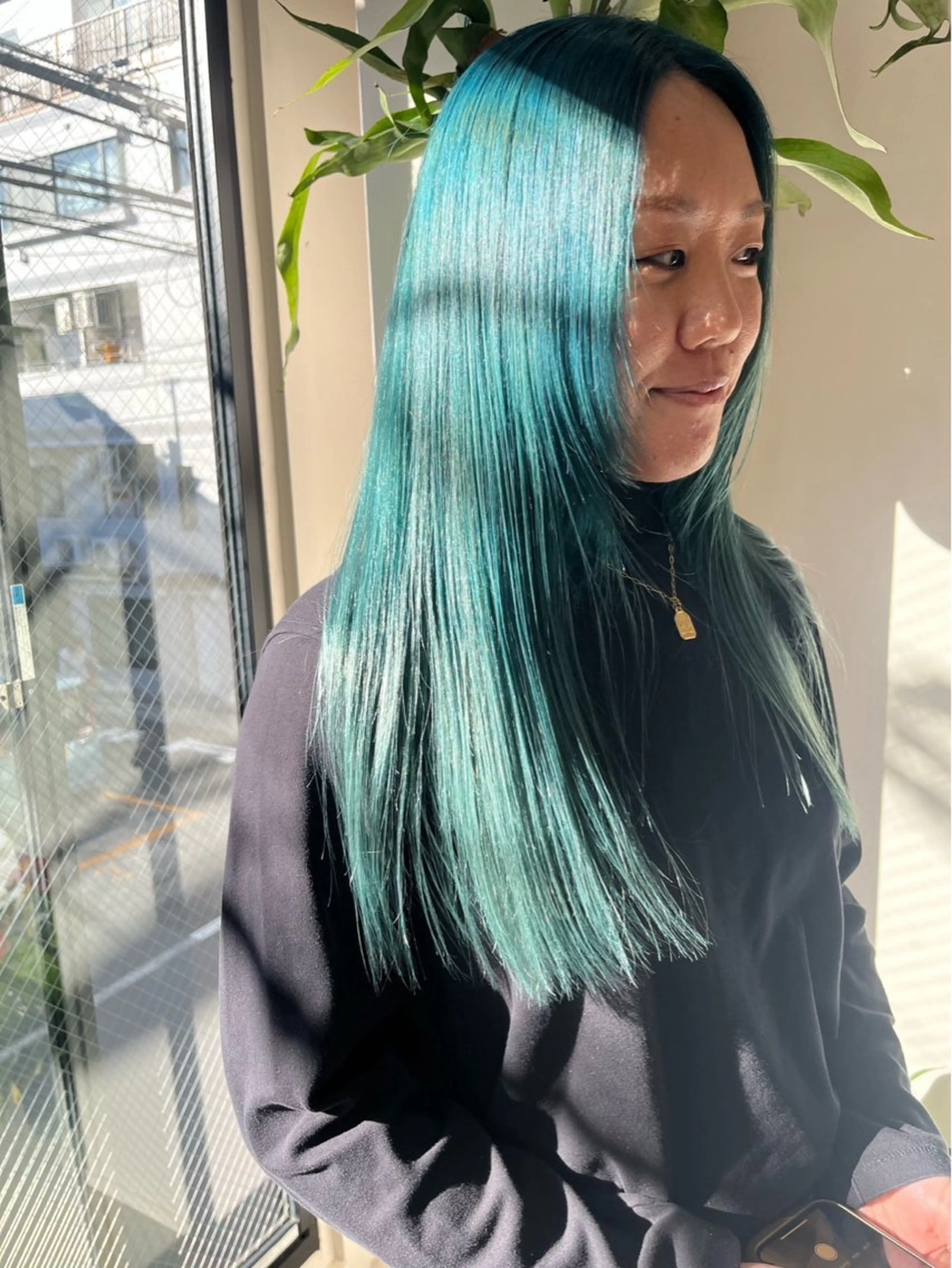 ロング カラー 顔まわりレイヤー 顔周りカット レイヤーカット カット ヘアカラー イマイ リサのヘアスタイル