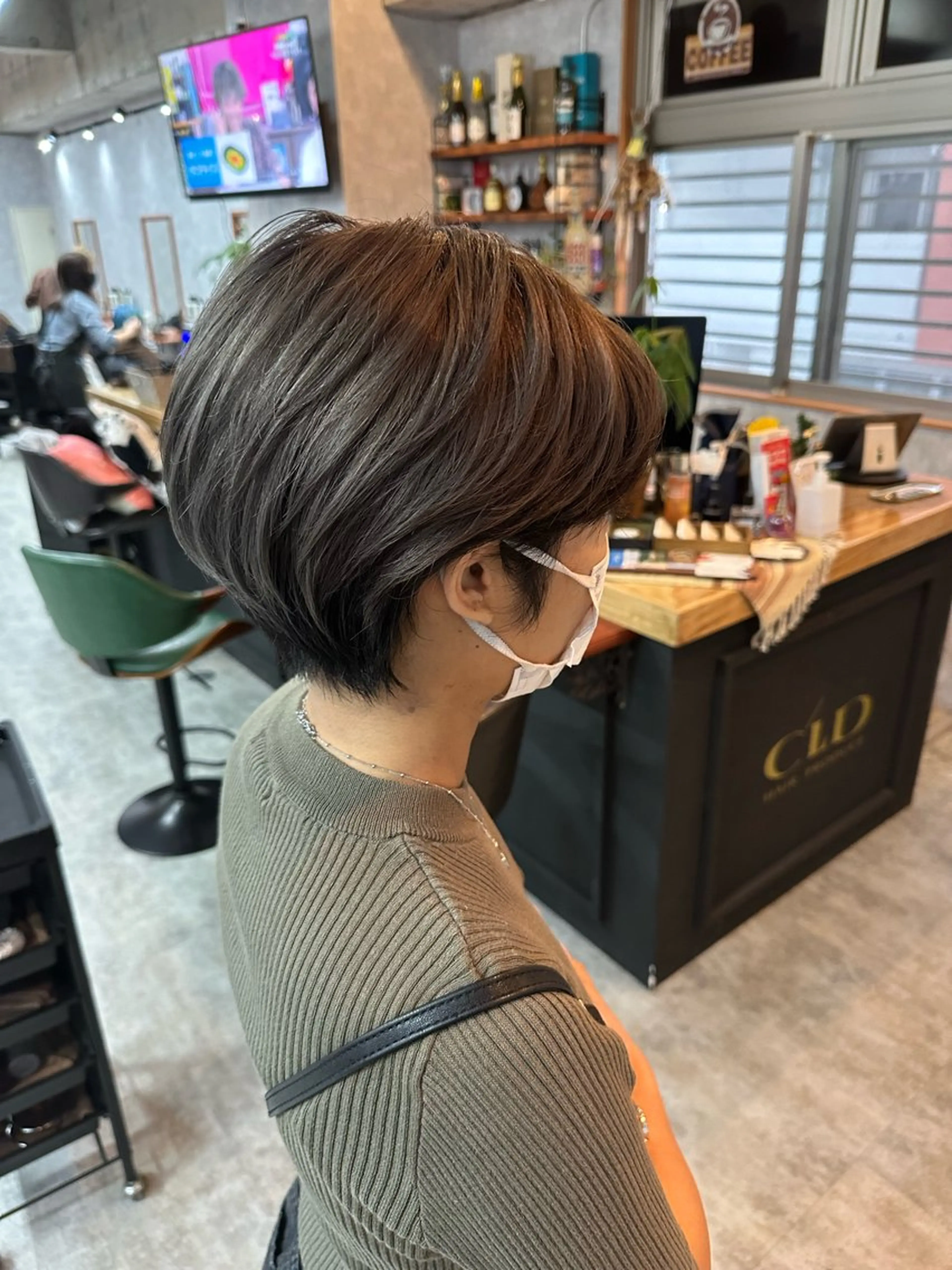 ショート 切りっぱなしボブ ショートボブ ハンサムショート 丸みショート ボブ カット ヘアカラー トリートメント モテ髪/ボブ/ショー ト/アダチフウトのヘアスタイル