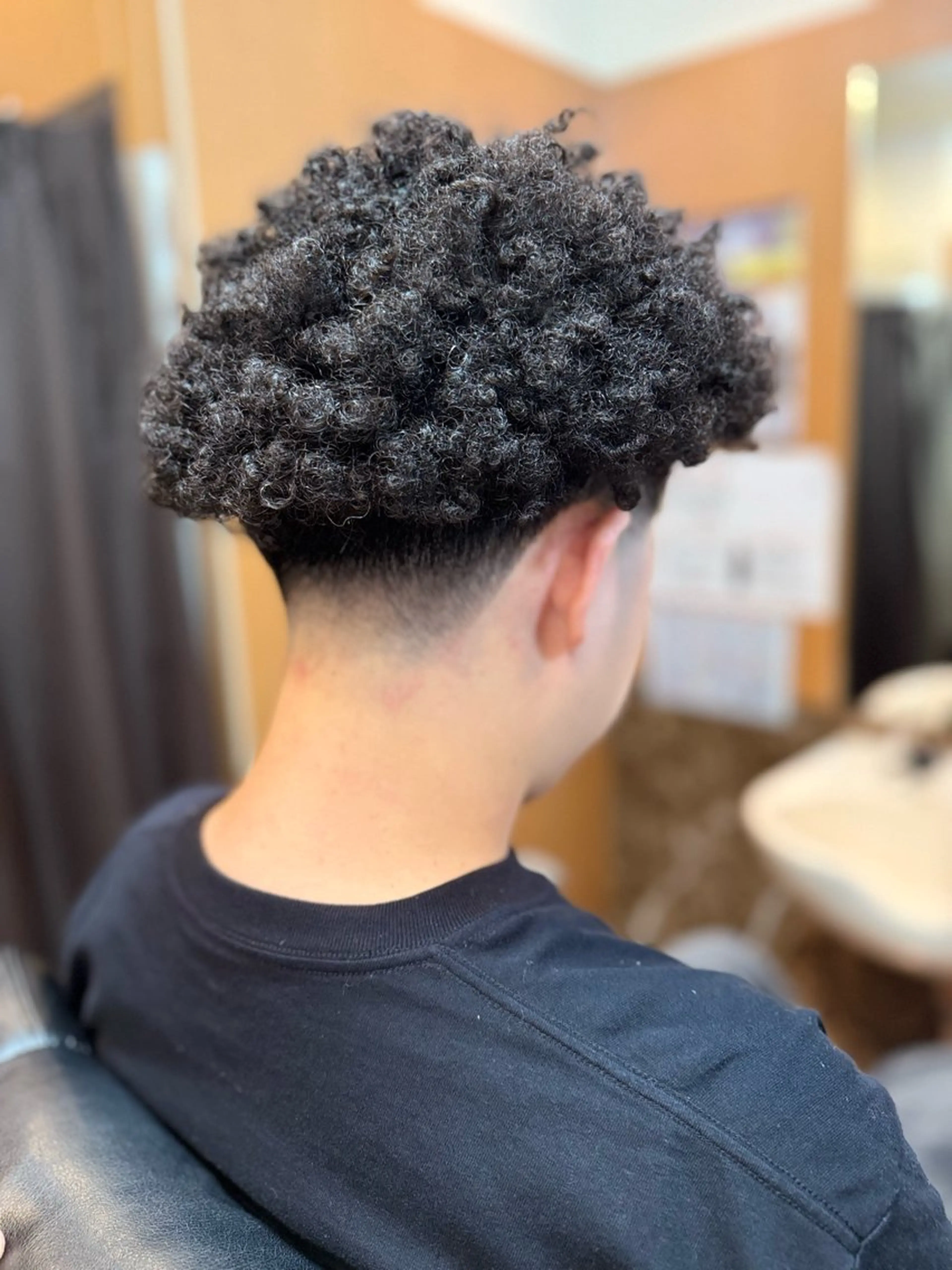 メンズ フェードカット HIRO GINZA  丸の内店所属・亀島 慈佑のヘアスタイル