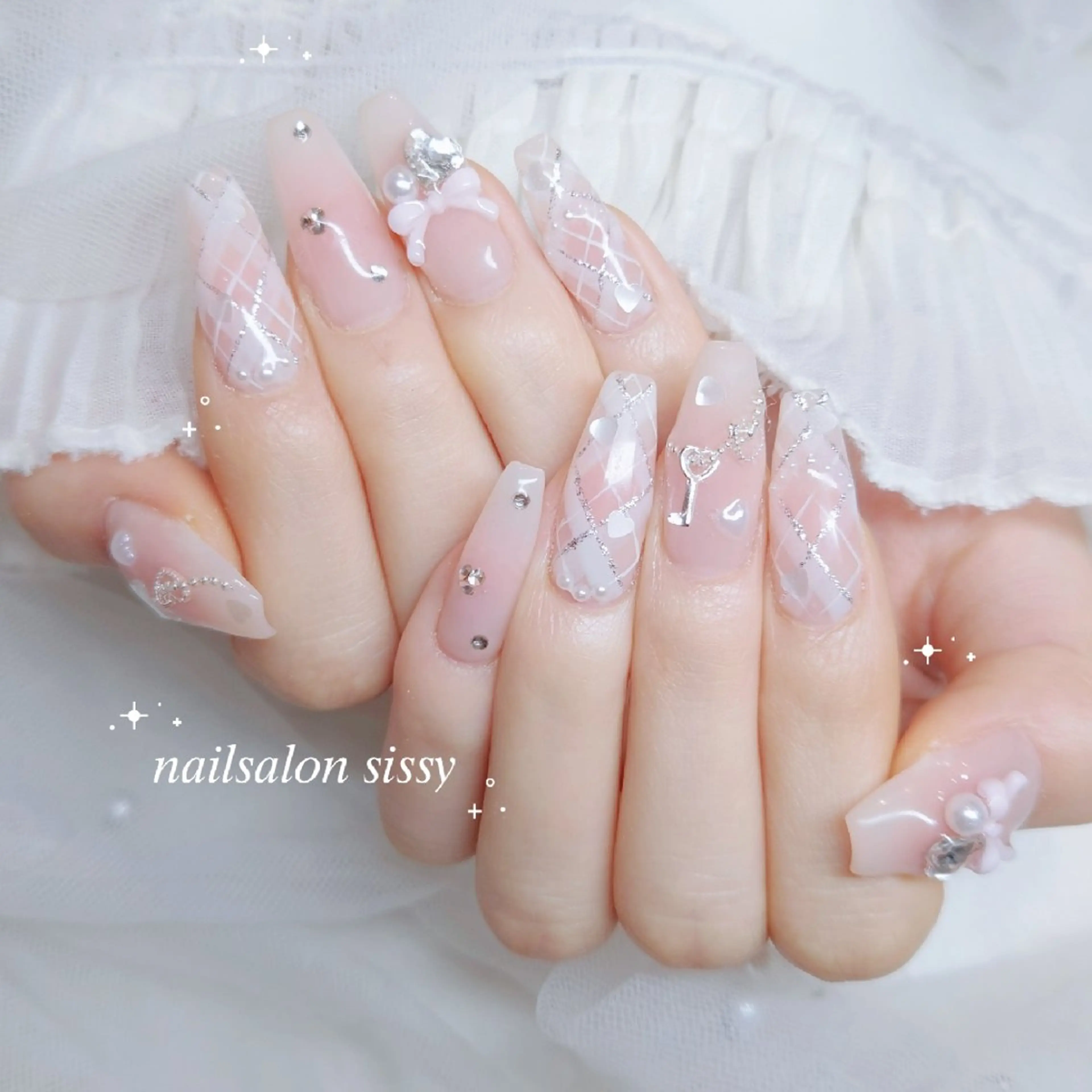 ネイル チークネイル ワンホンネイル ハンドネイル sissy hatsuneのネイルデザイン