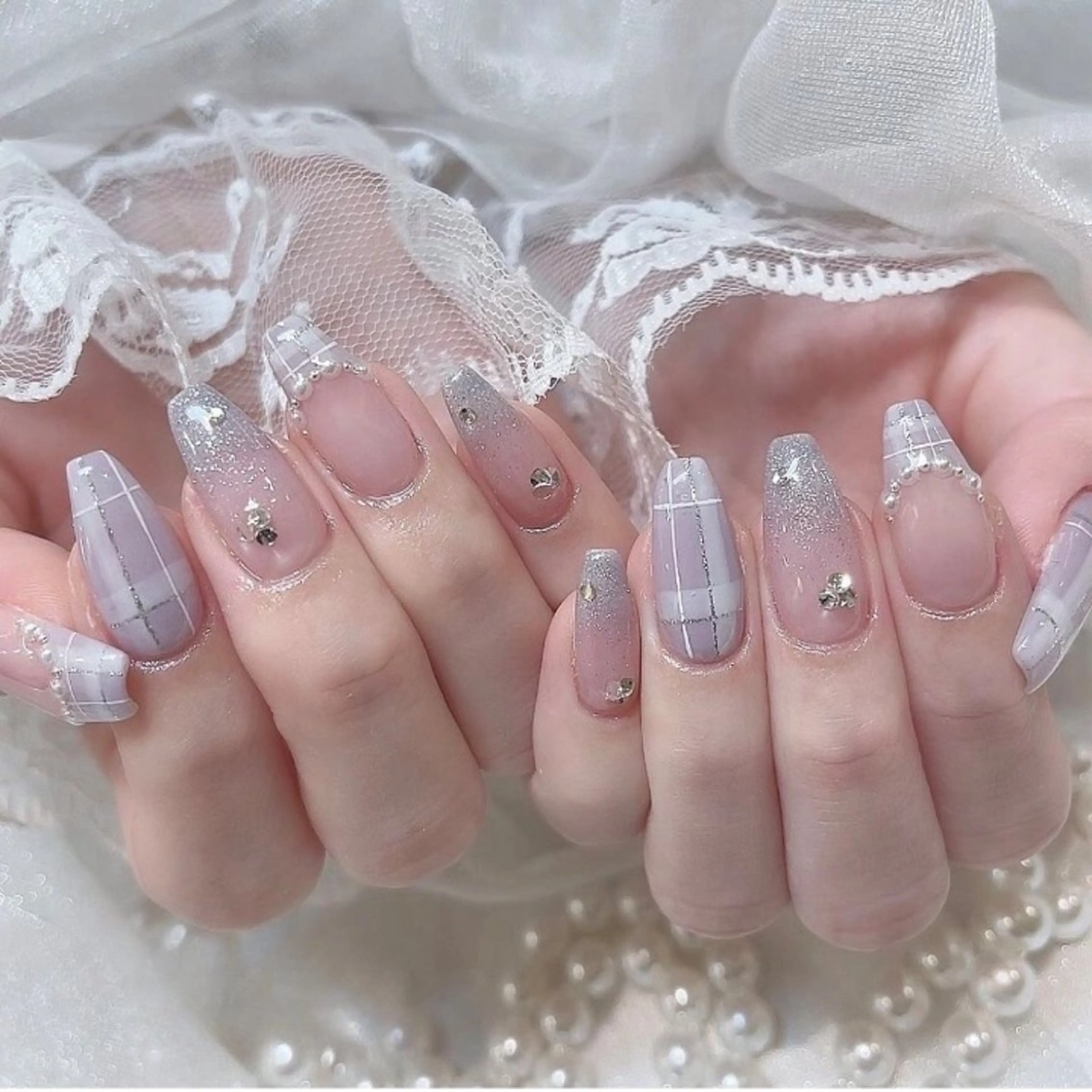 カラー グラデーションカラー ピンクカラー ハンドネイル AIN Nailのネイルデザイン
