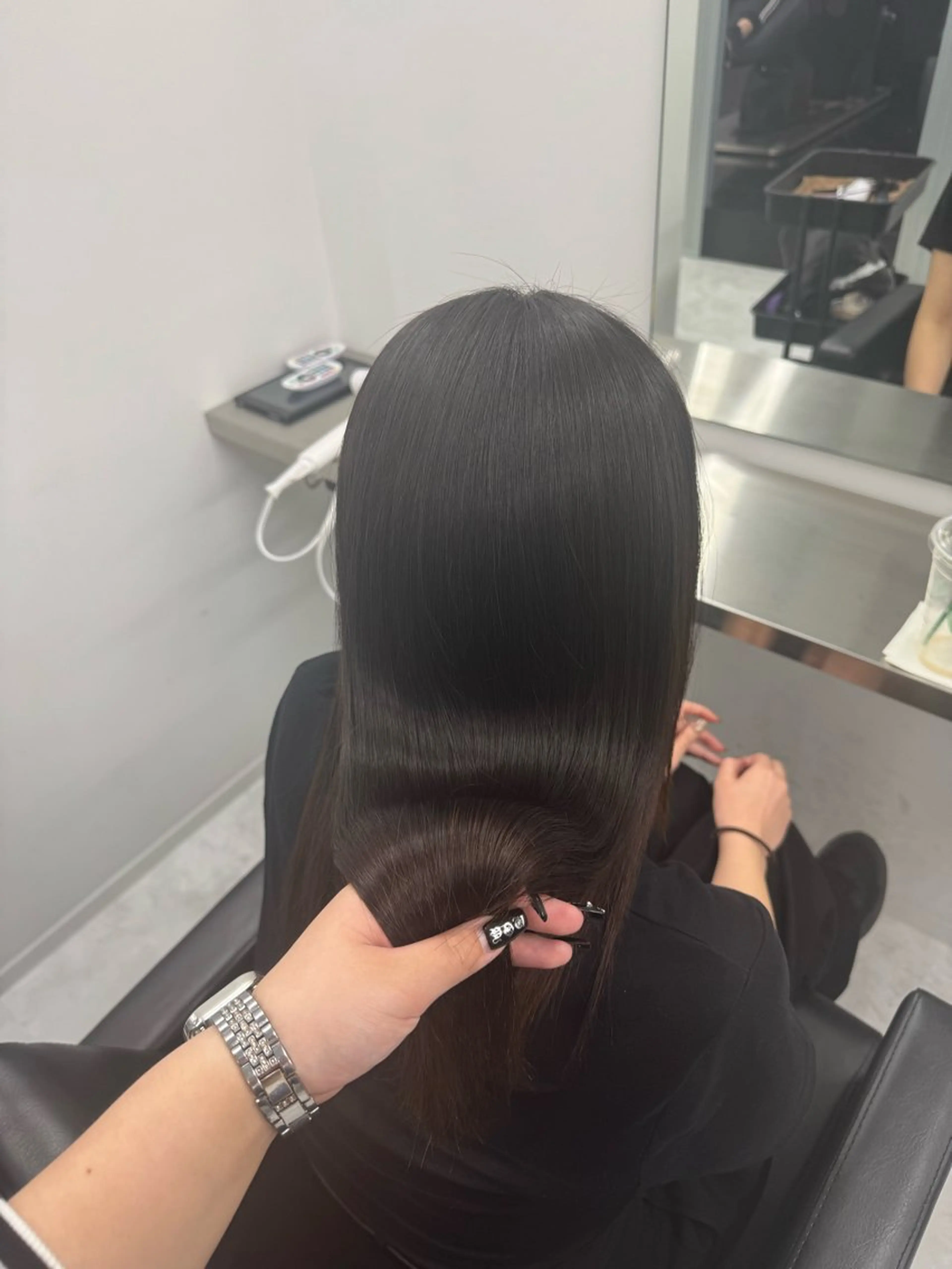 ロング 縮毛矯正 うる艶🫧寒色カラー 💜🦋🫧ミズキのヘアスタイル