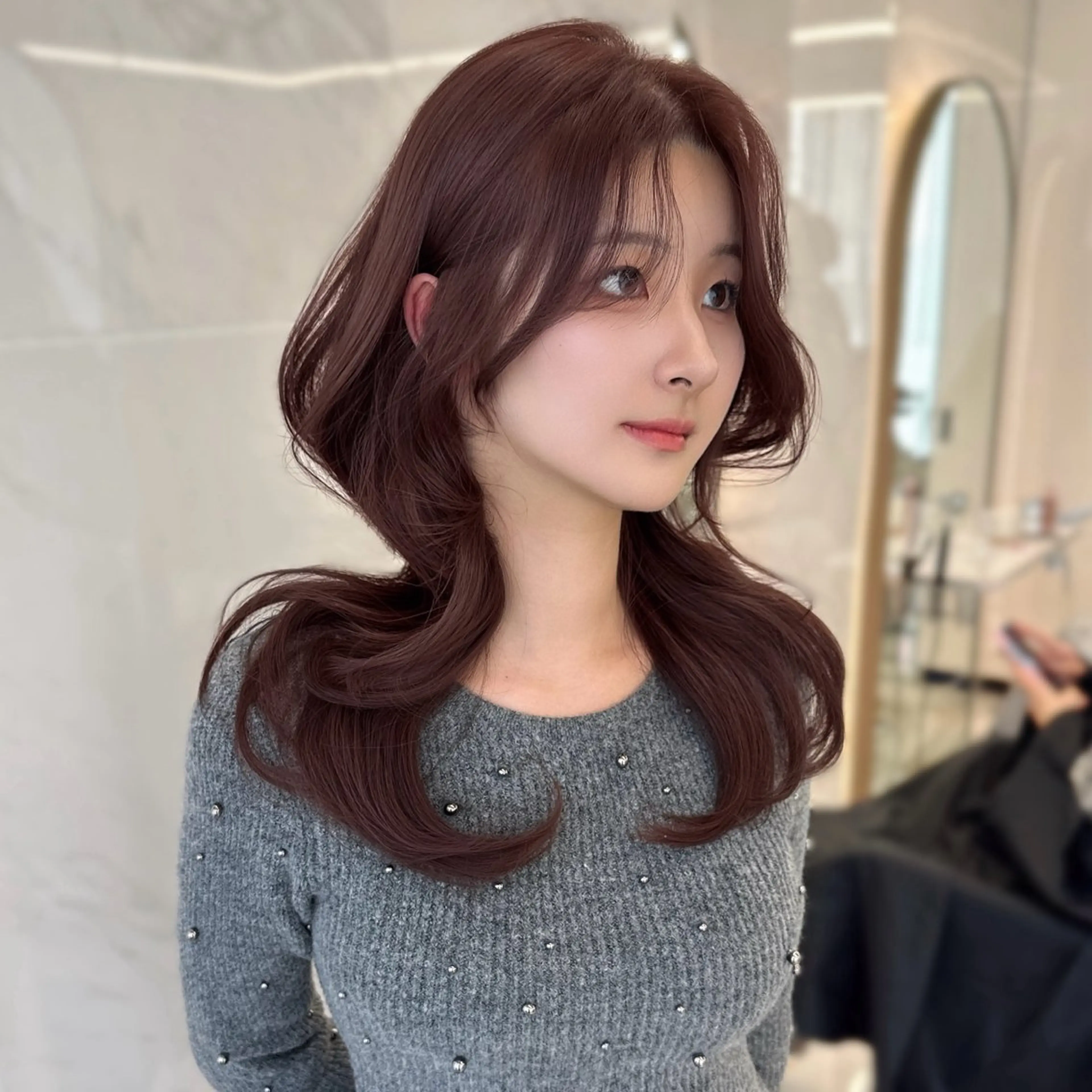 セミロング カラー ヘアアレンジ ブラウンカラー ピンクカラー ピンクブラウン 韓国風ヘア レイヤーカット カット ヘアカラー ヘアセット kiti所属・kana 栄美容師/韓国ヘアのヘアスタイル