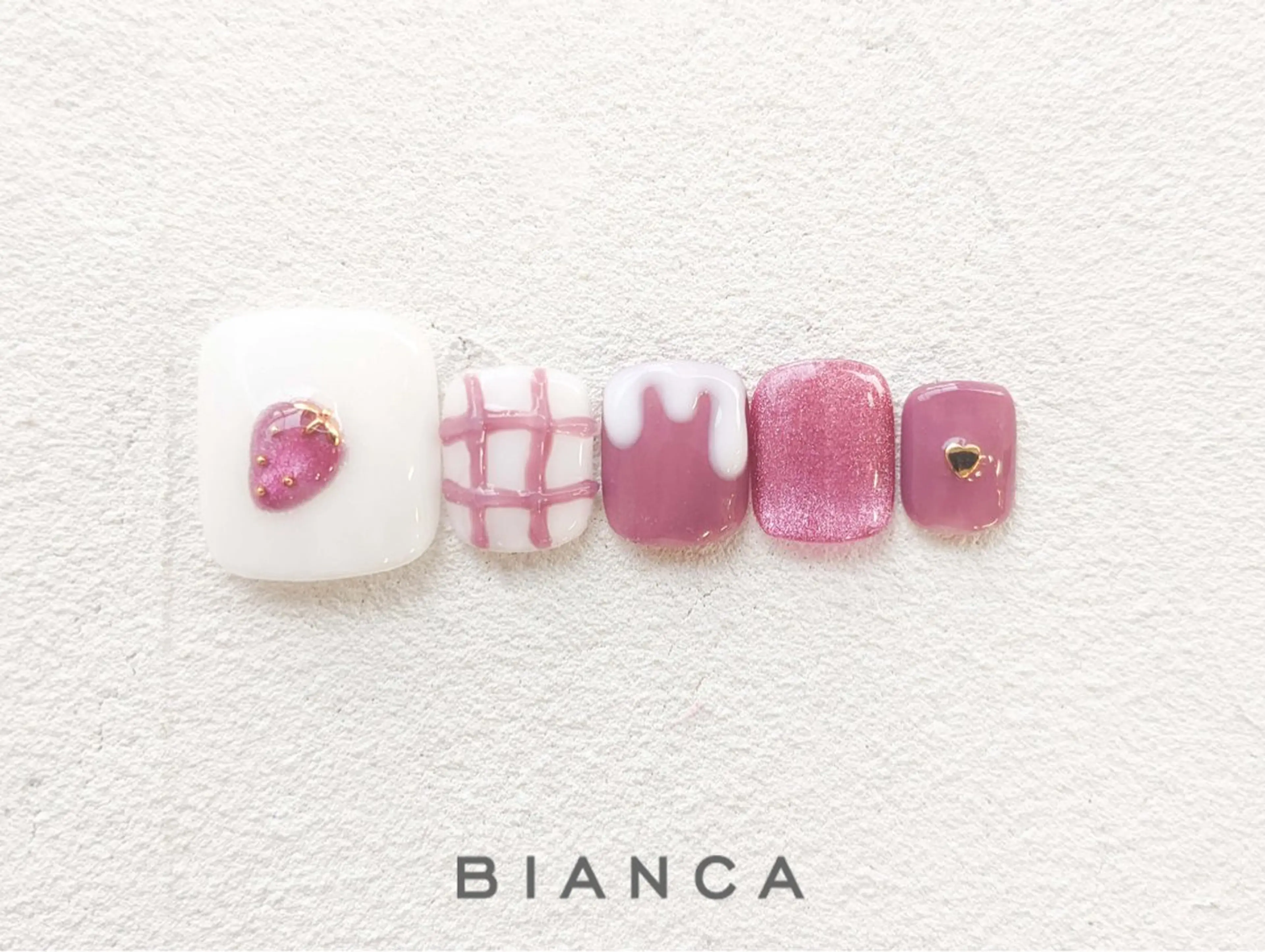ネイル BIANCA Ouchidaのネイルデザイン