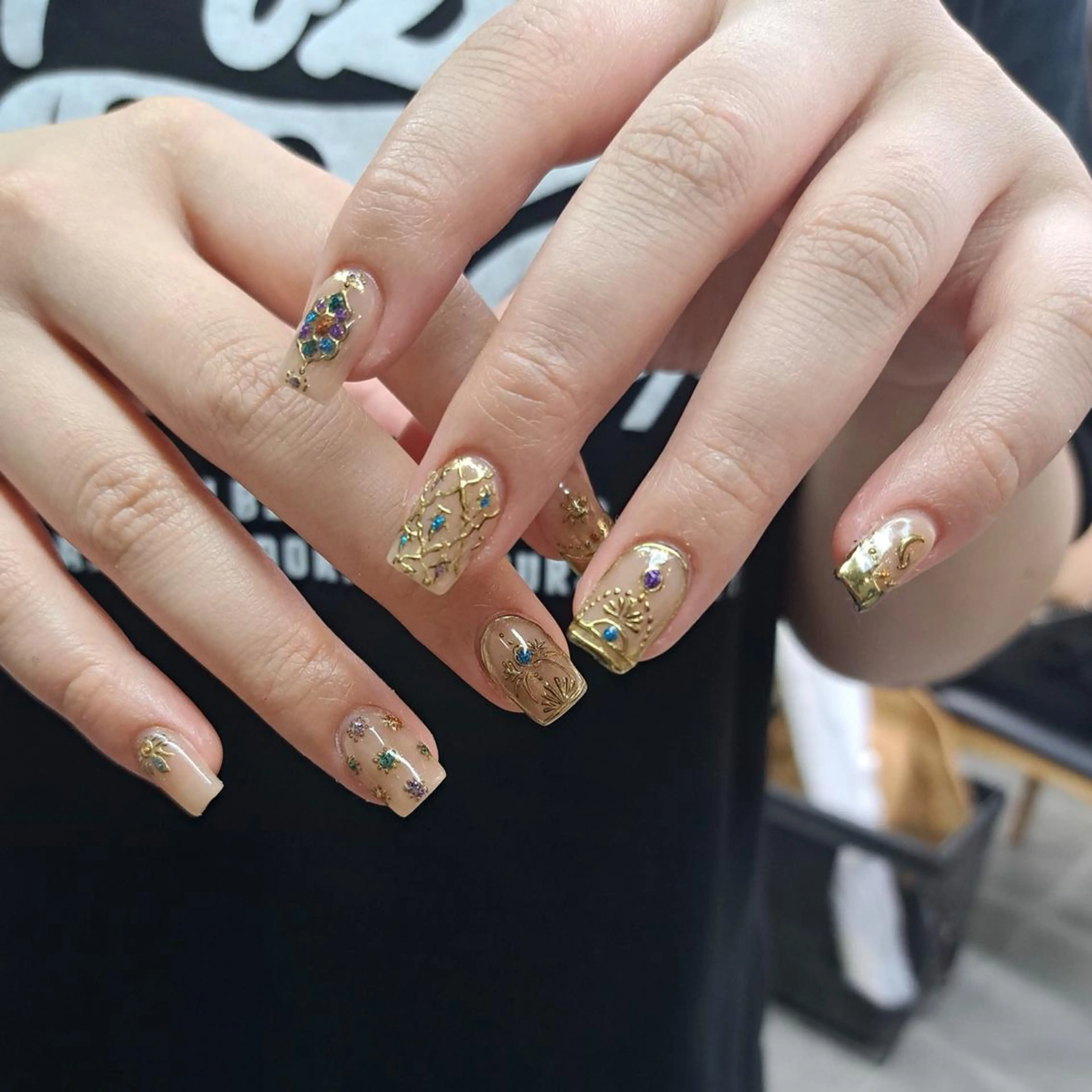 ネイル アートネイル ジェルネイル ニュアンスネイル スカルプネイル ハンドネイル nailstudio eviz新宿店のネイルデザイン
