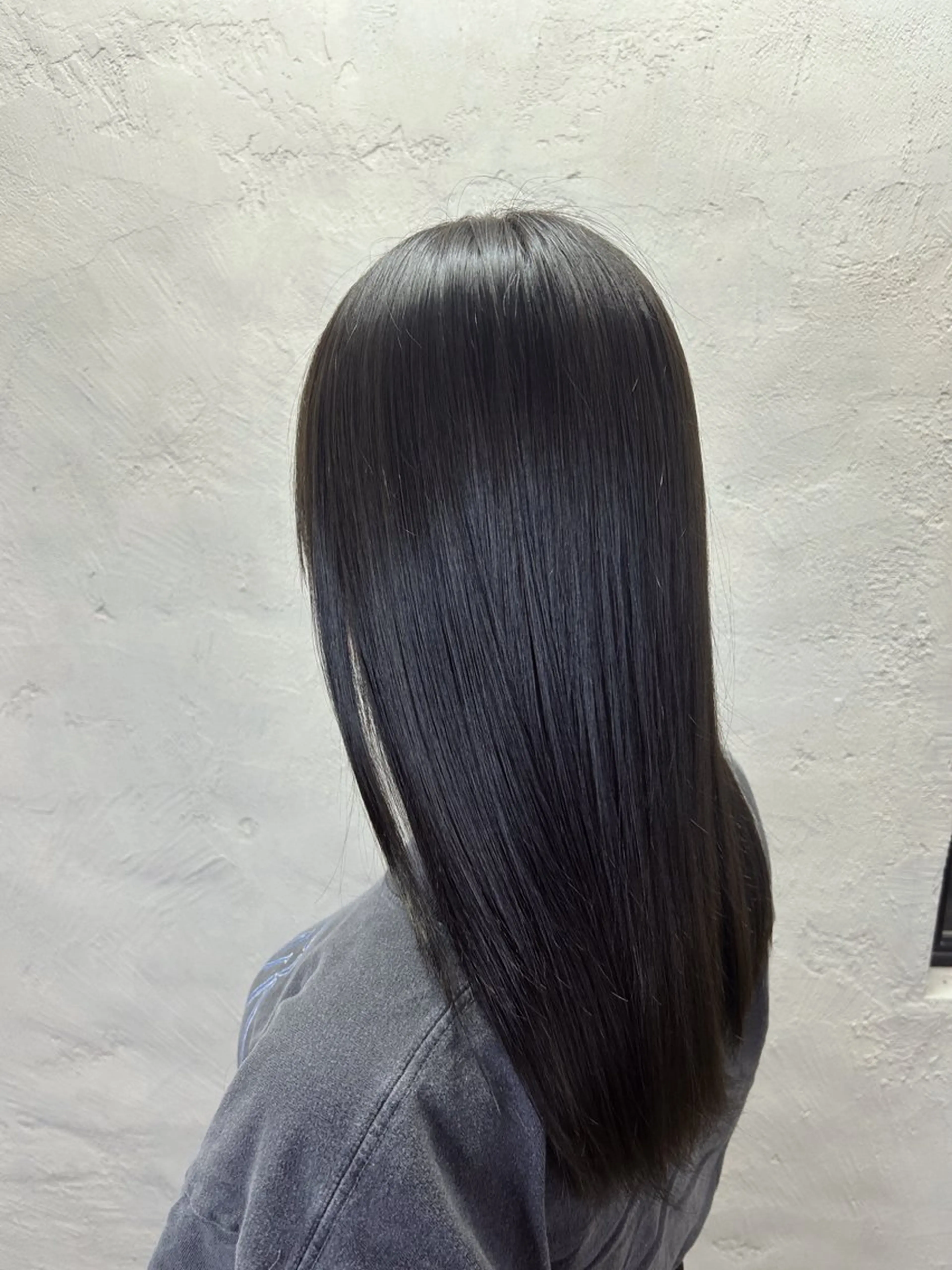 セミロング カラー 髪質改善 / 艶 / SHION🐑🌿のヘアスタイル