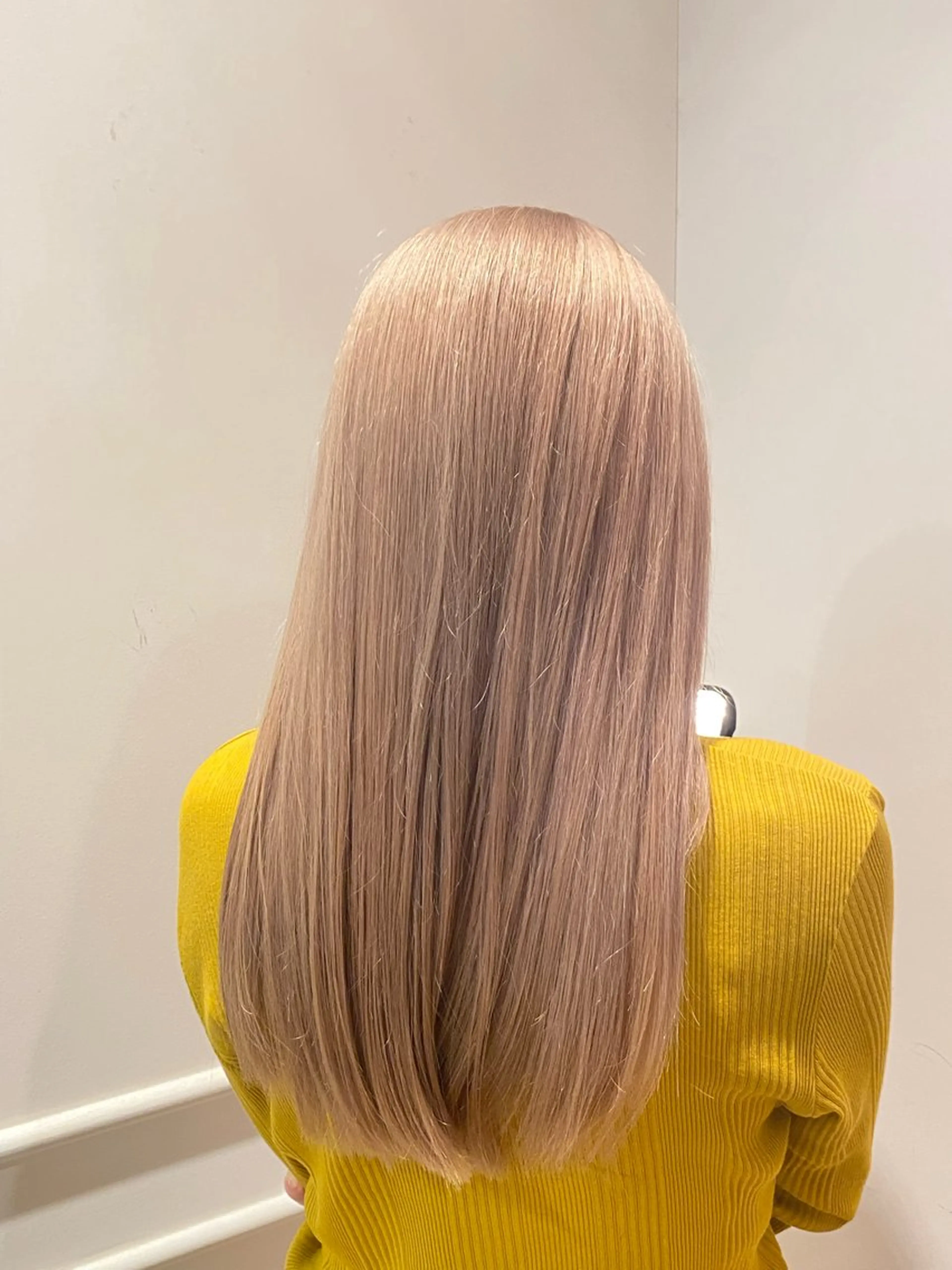 ロング カラー ベージュカラー ブリーチ ホワイトベージュ hair salon 束sok所属・ナホ/ハイトーン/ ブリーチ/ヘッドスパのヘアスタイル