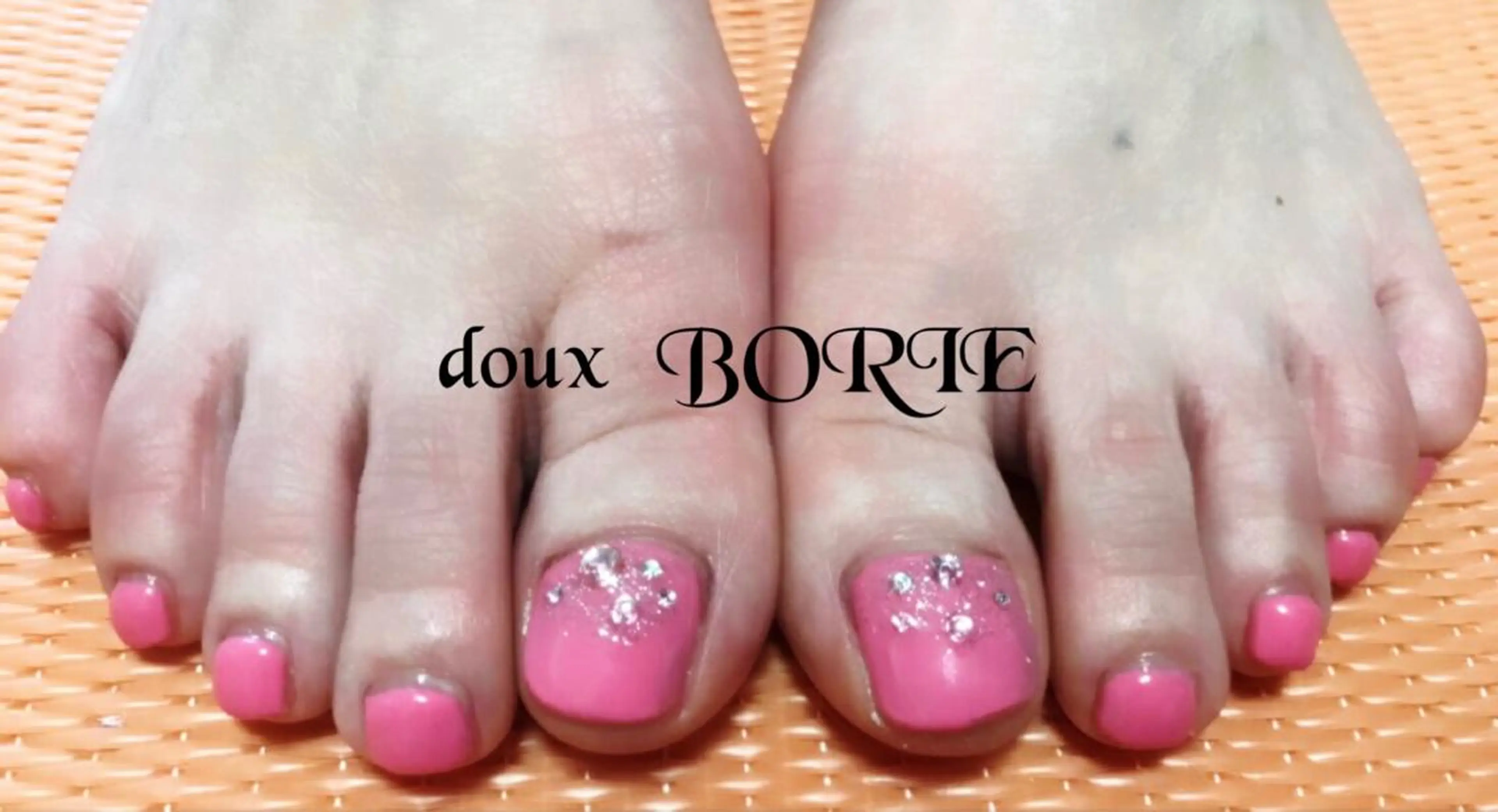 フットジェル２本アート　ストーンつけ放題　オフなし　持ち込みOKの写真